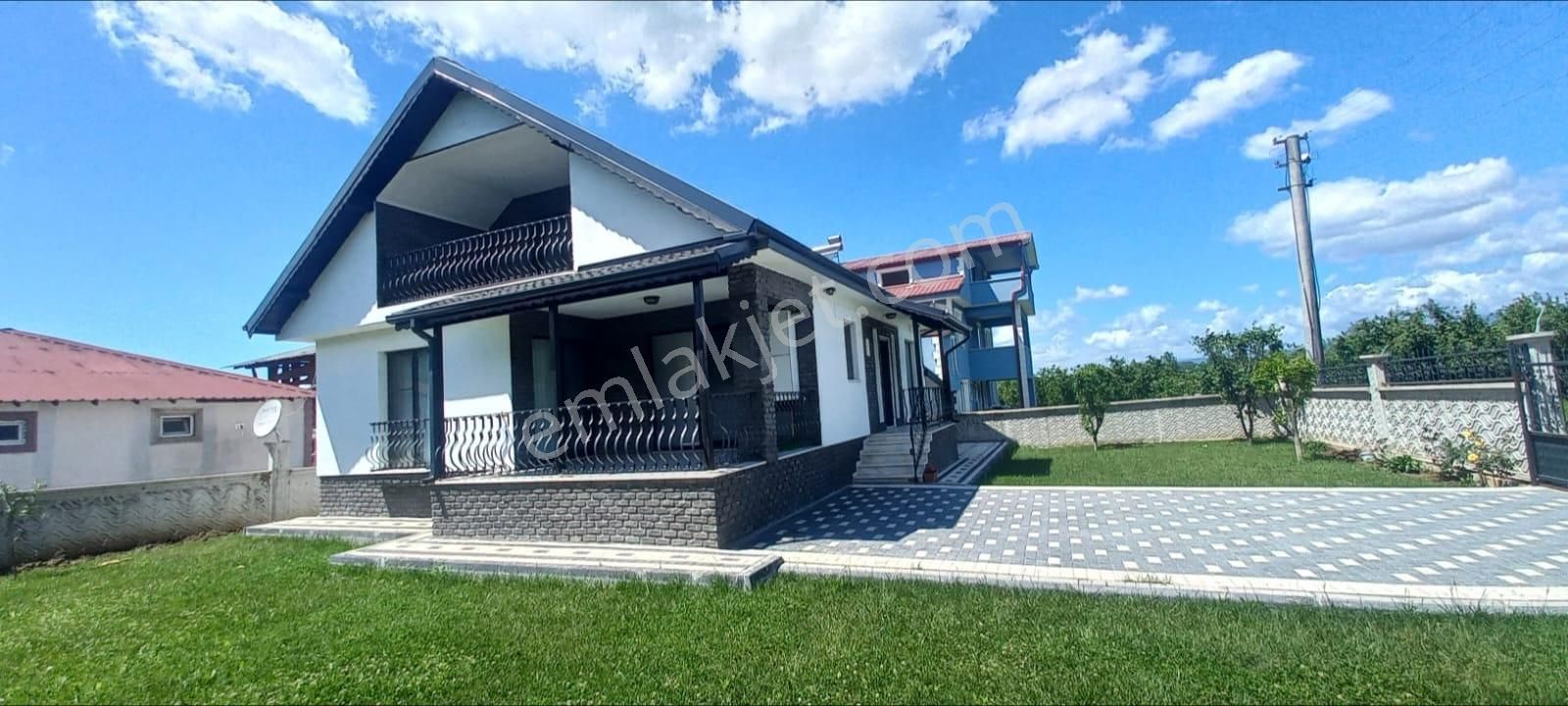 Yön Group'tan Altındere Mahallesinde Bahçeli Ferah Villa!