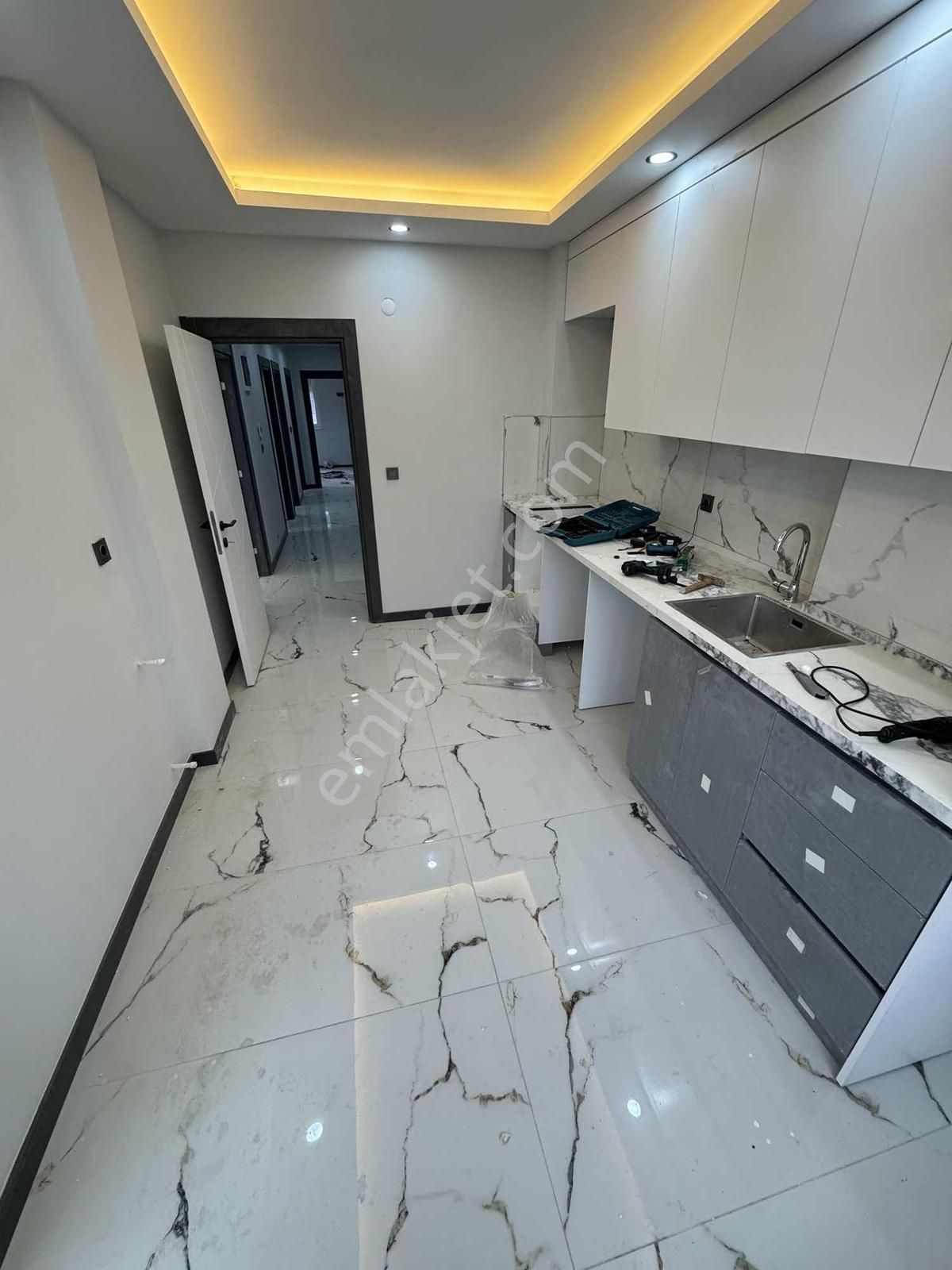 Tramvaya Cok Yakın Asansör İskan Ayrı Mutfak Vc - Görsel 19