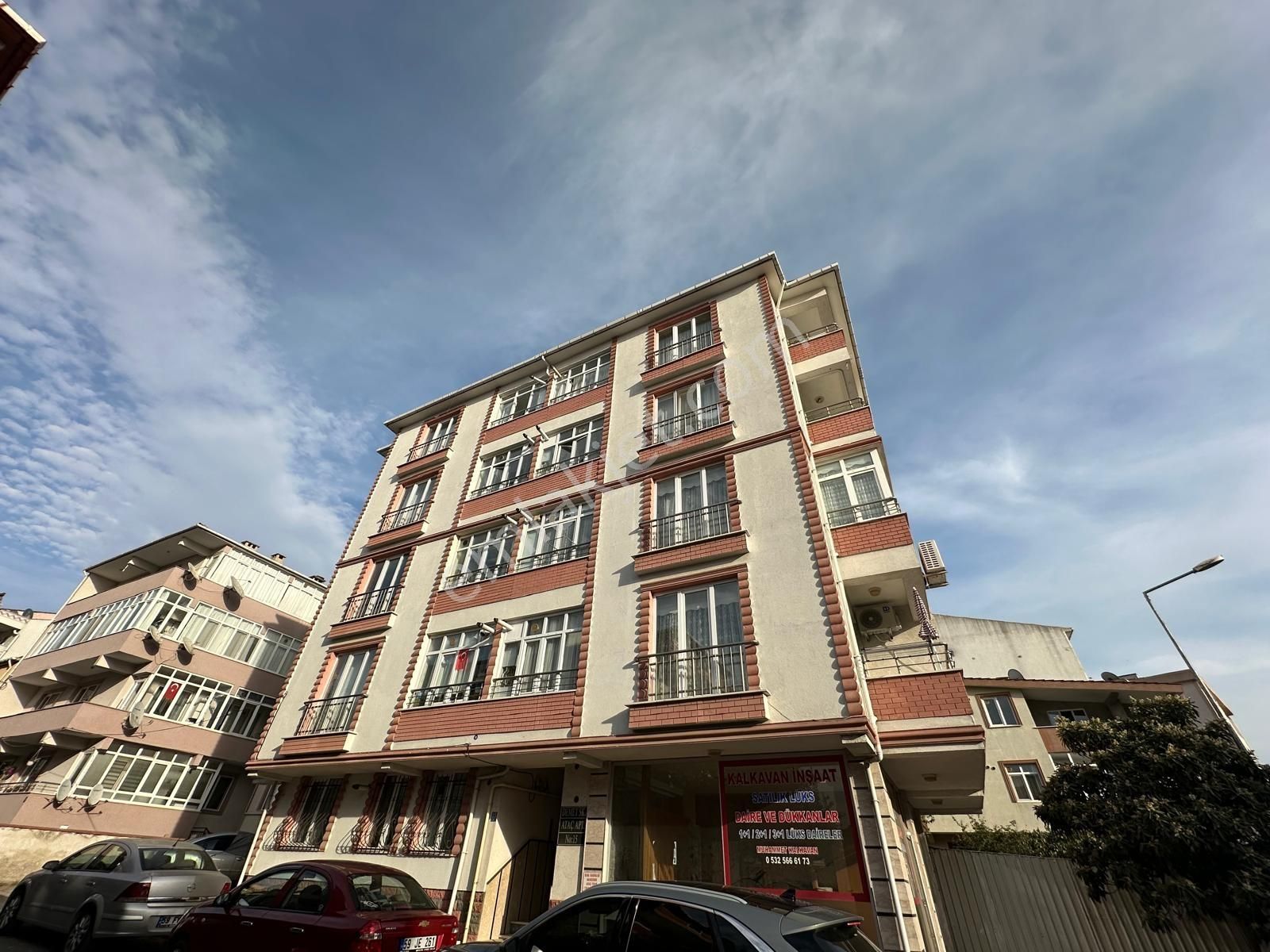 Tuğra'dan Şeyhsinan Mah.kıvanç Bölgesinde 2+1 Arakat Satılık