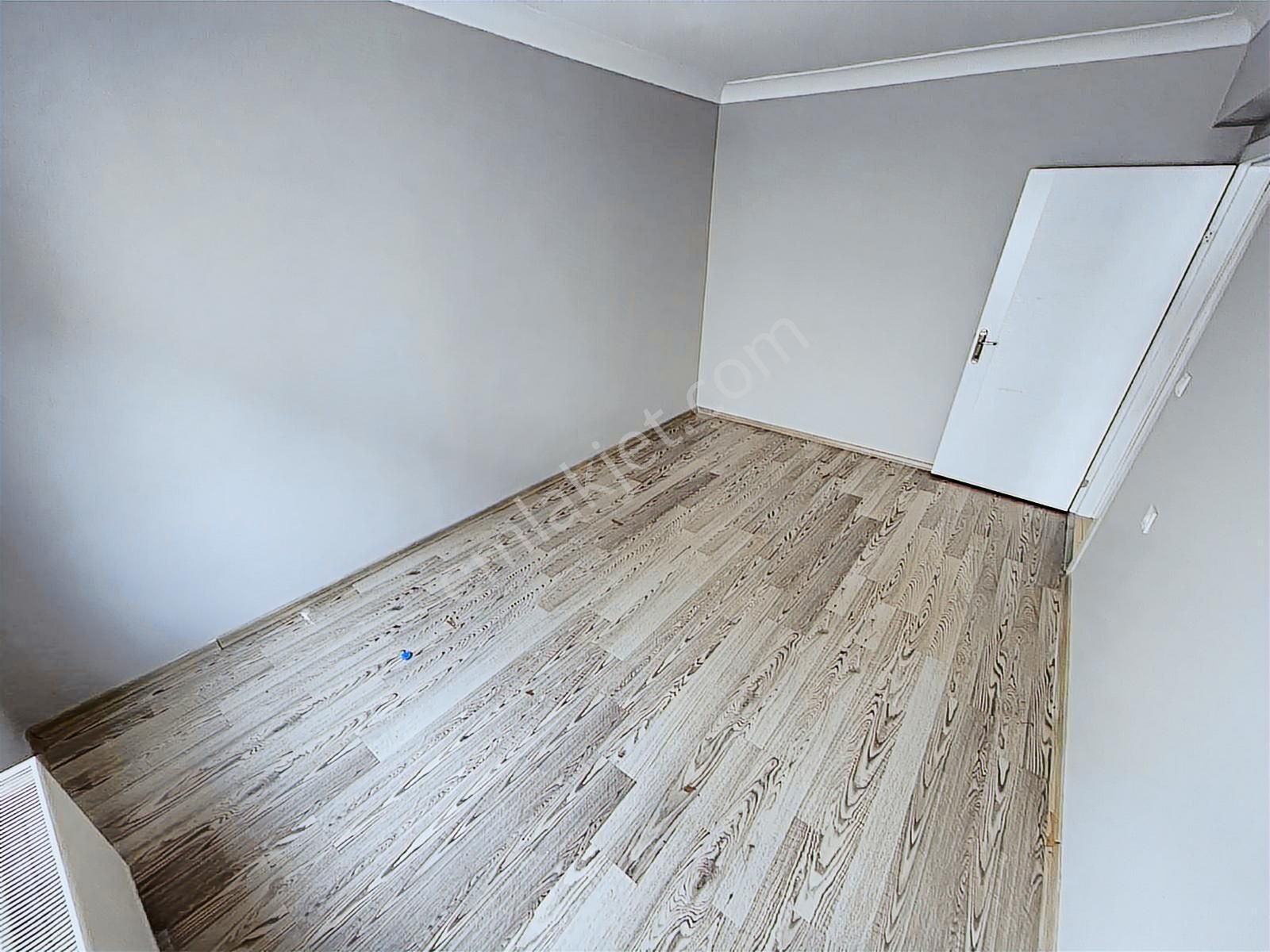Yükseltepe'de Masrafsız & İçi Yapılı Ara Katta 3+1 Kiralık Daire - Görsel 23