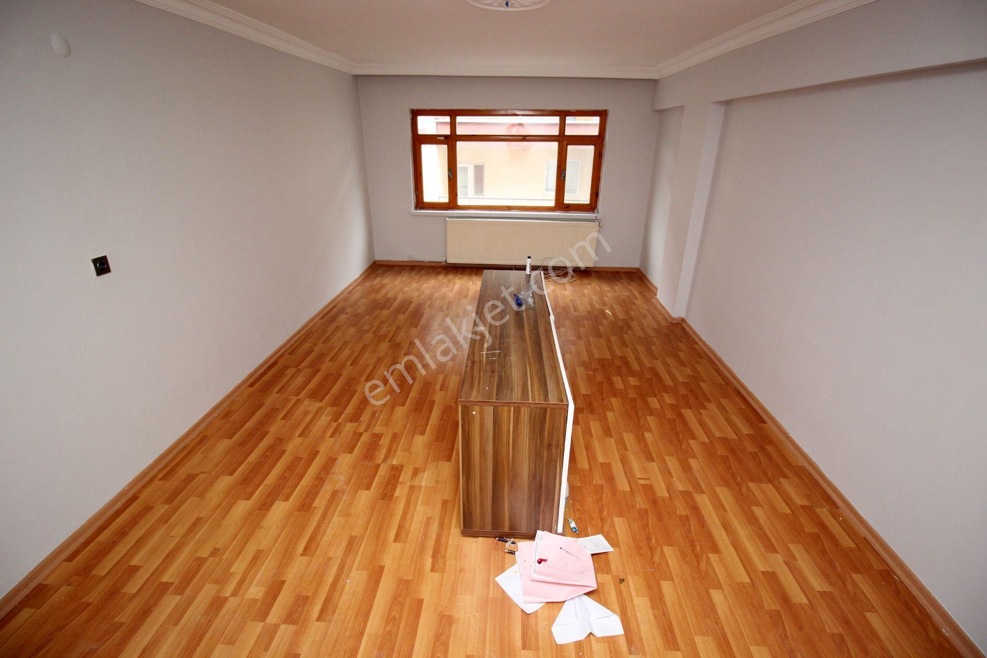 Emre Emlaktan Elvankent'te 14.cd Yanı Arakatta 3+1 Kiralık Daire - Görsel 7