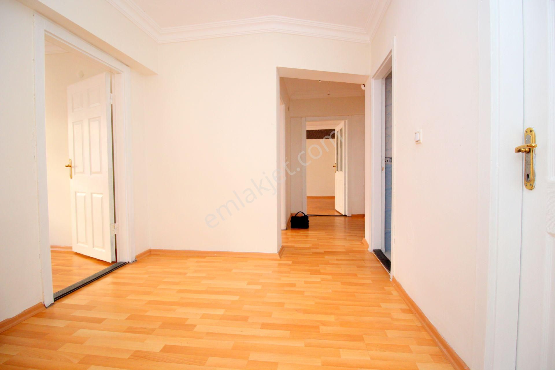 Emre Emlaktan Elvankent'te 14.cd Yanı Arakatta 3+1 Kiralık Daire - Görsel 18