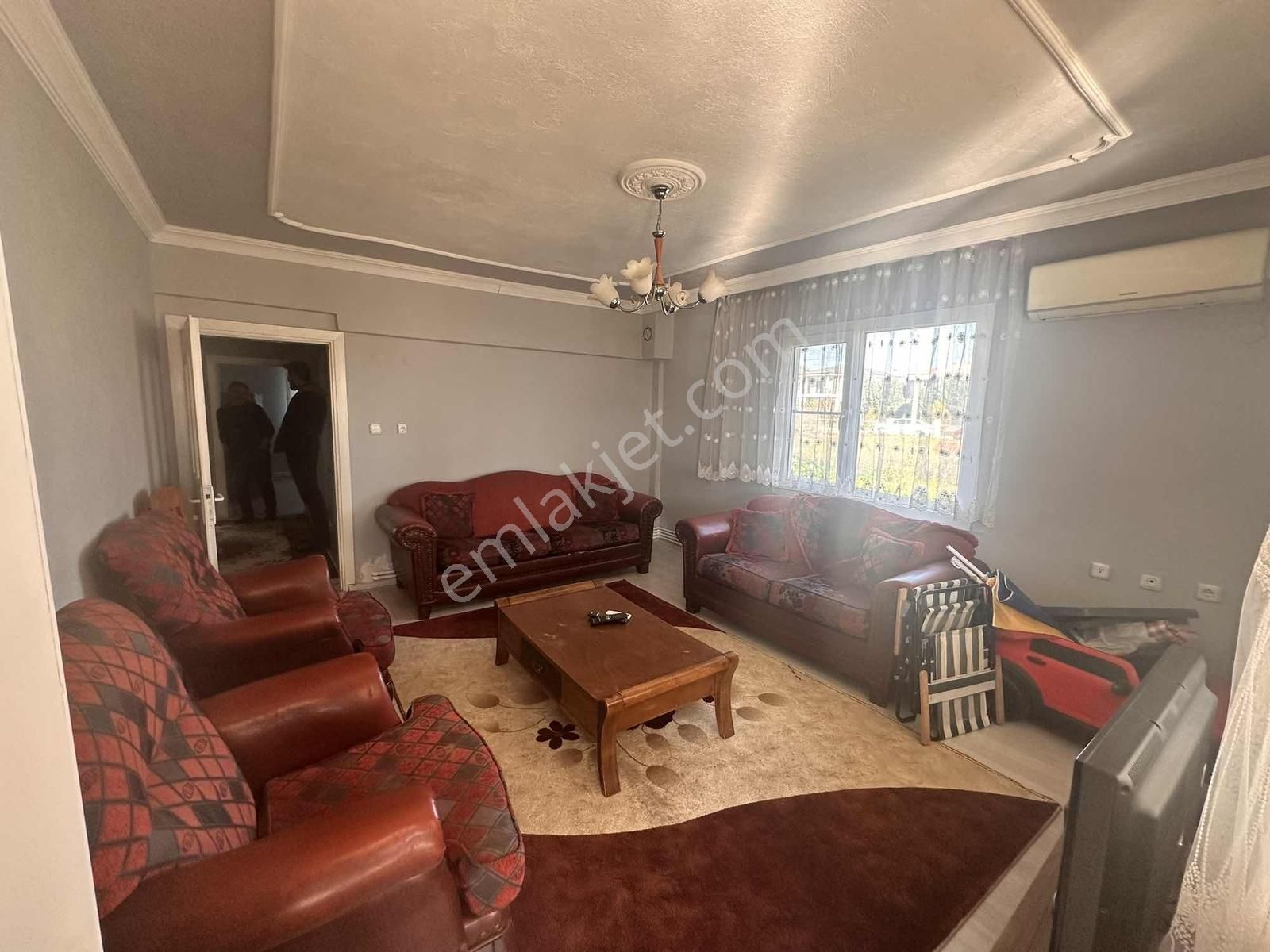 Bergamada Kiralık Bahçeli, Müstakil Evin 1. Katı - Görsel 14