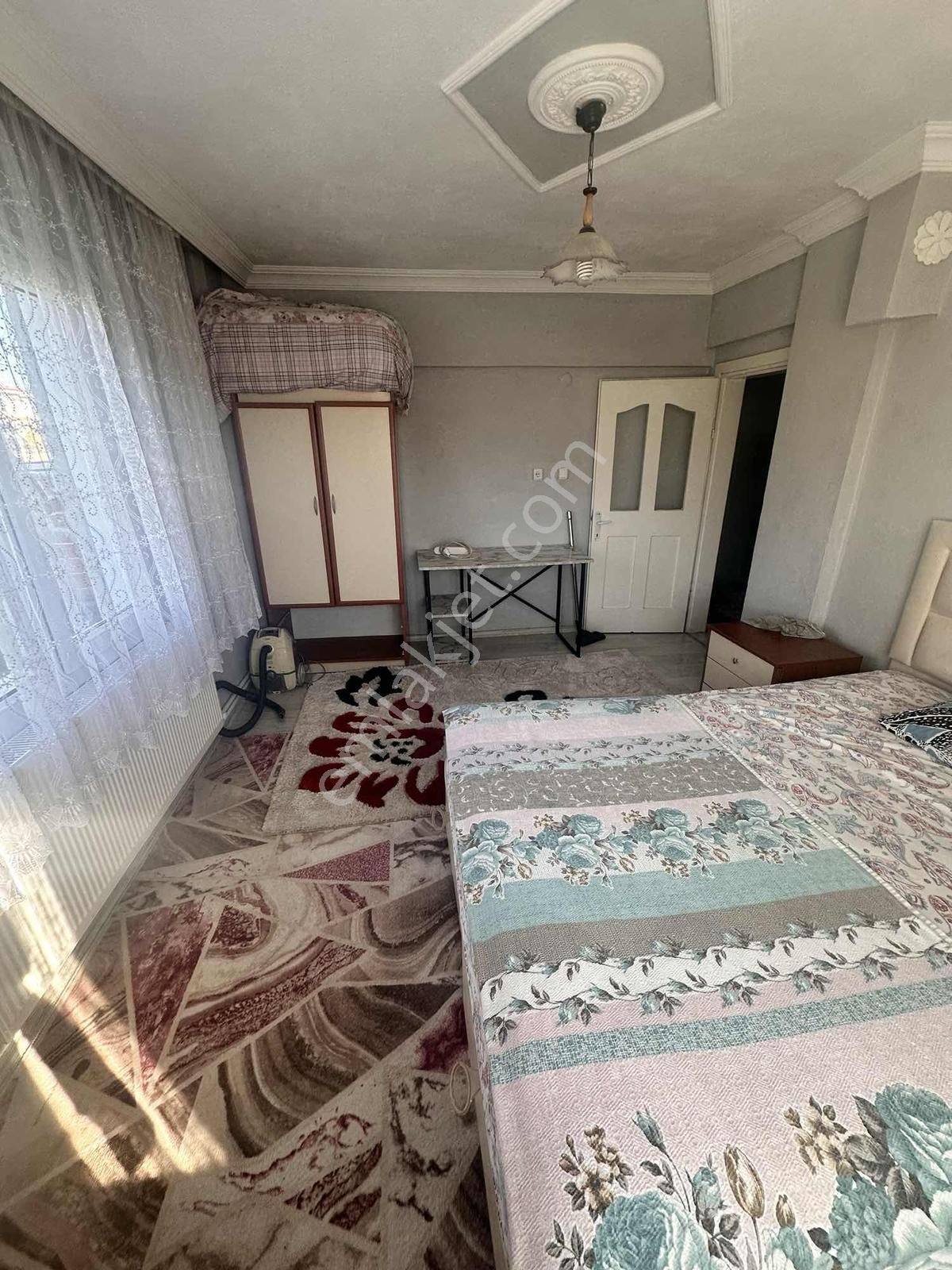 Bergamada Kiralık Bahçeli, Müstakil Evin 1. Katı - Görsel 4