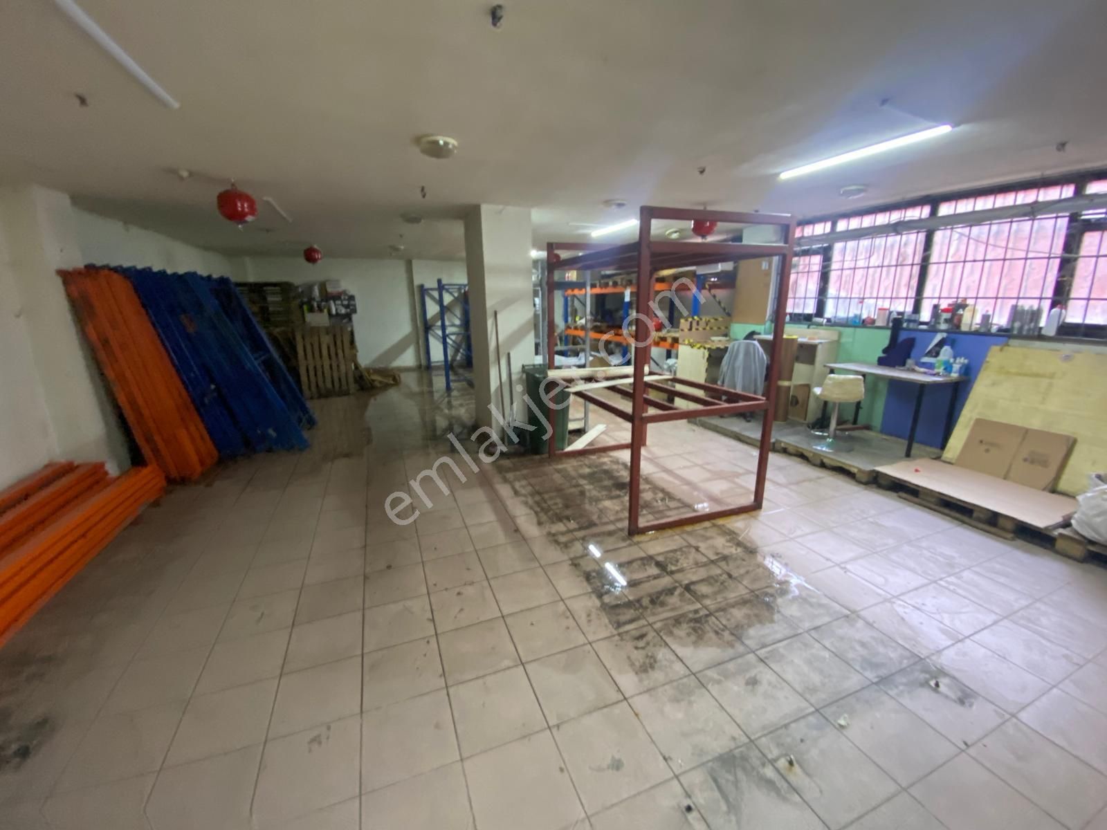Güzelyalı Sahil Yolunda Araç Girebilen Çift Katlı Kiralık Dükkan - Görsel 8