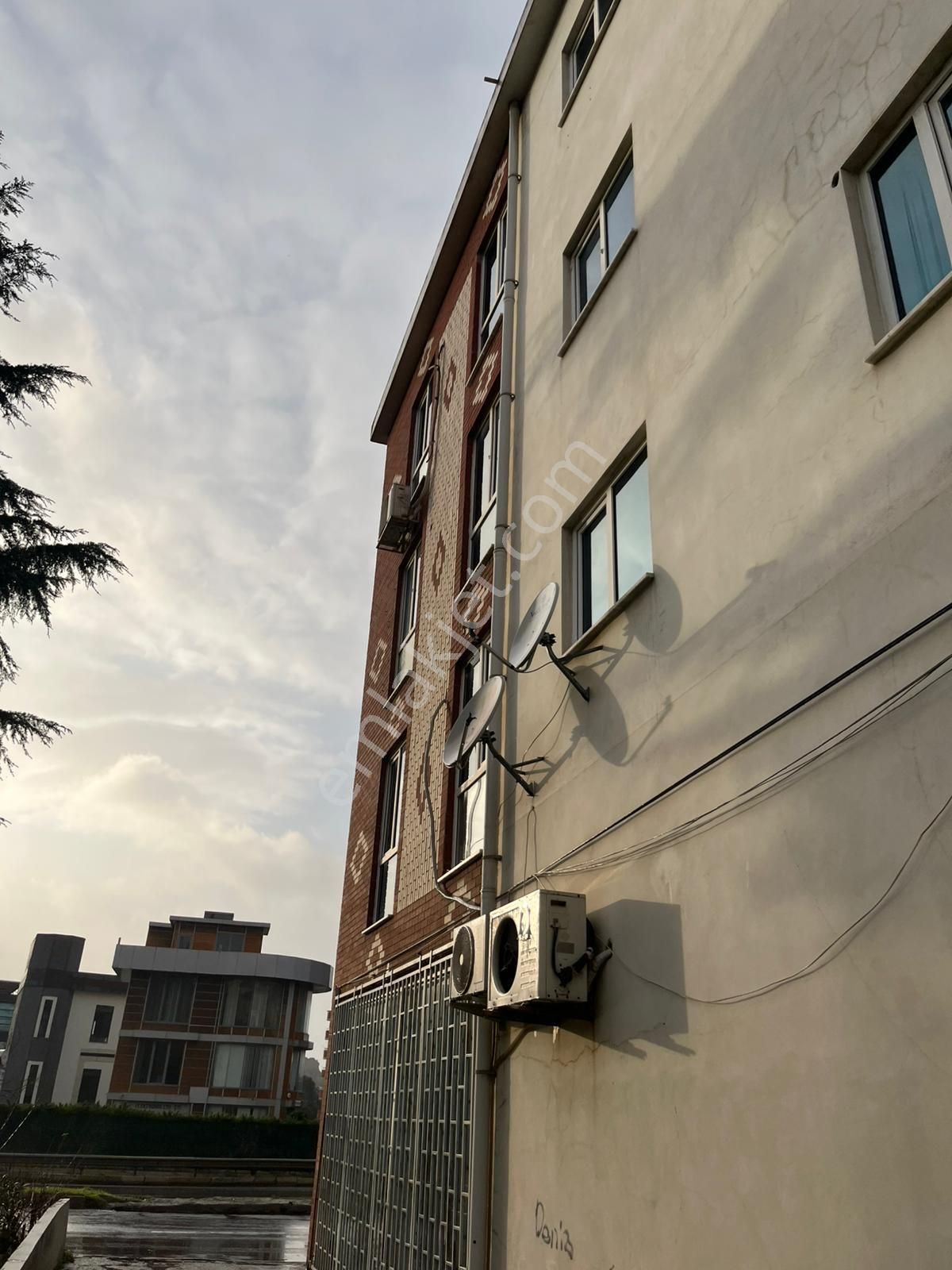 Güzelyalı Sahil Yolunda Araç Girebilen Çift Katlı Kiralık Dükkan - Görsel 24