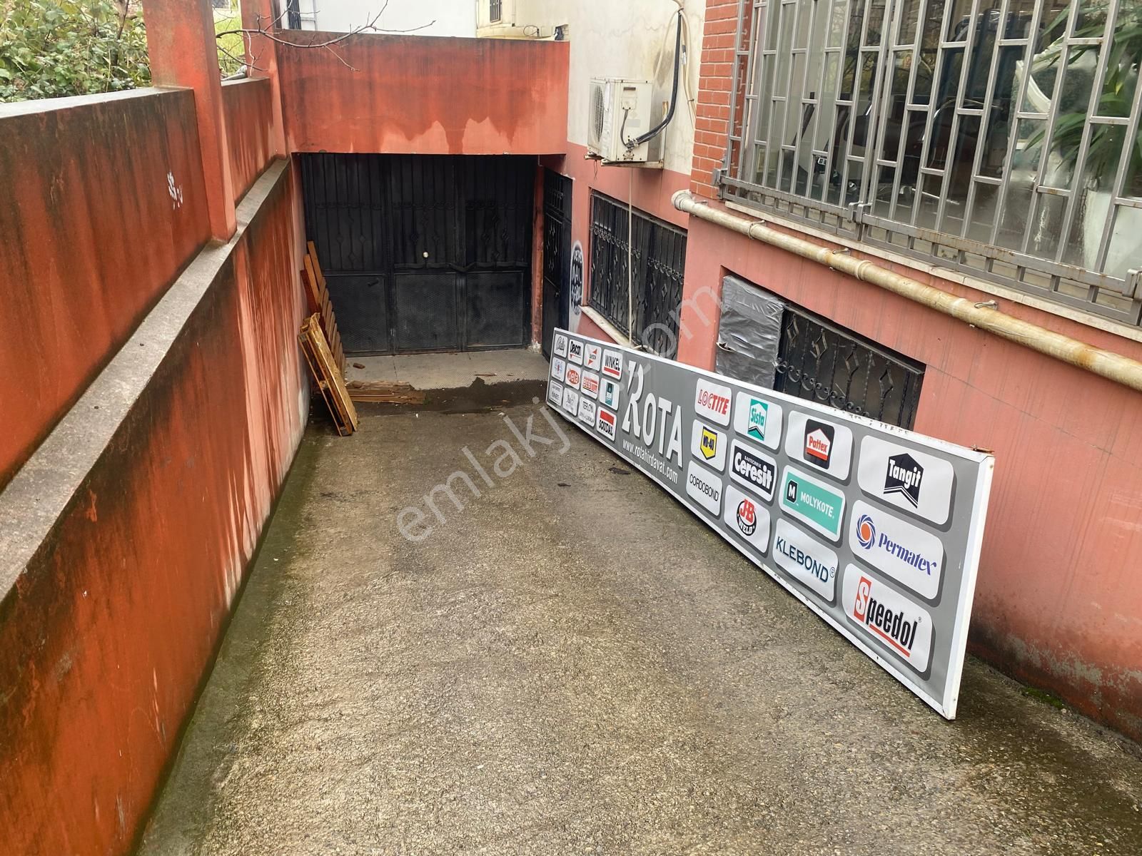 Güzelyalı Sahil Yolunda Araç Girebilen Çift Katlı Kiralık Dükkan - Görsel 2