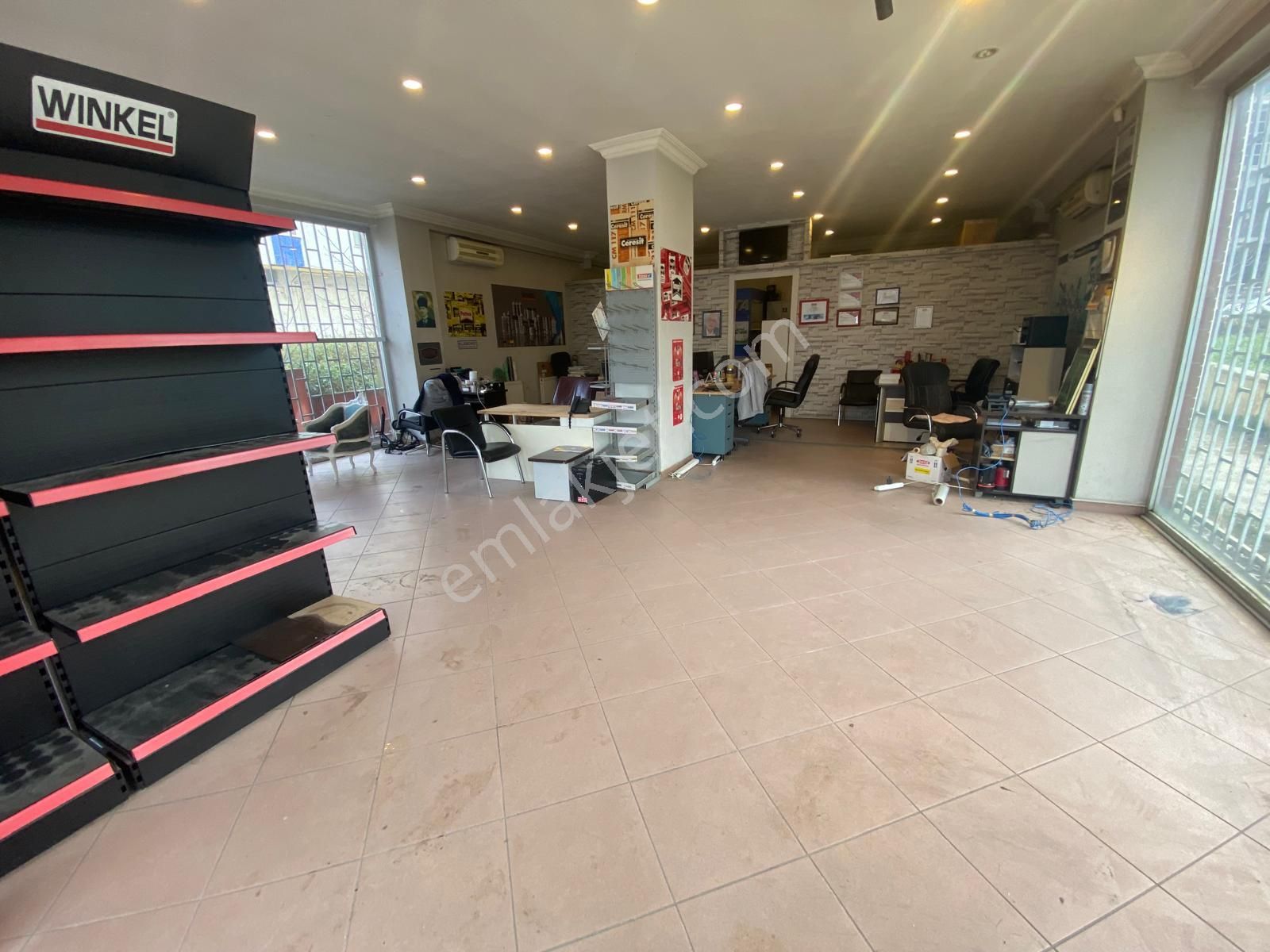 Güzelyalı Sahil Yolunda Araç Girebilen Çift Katlı Kiralık Dükkan - Görsel 4