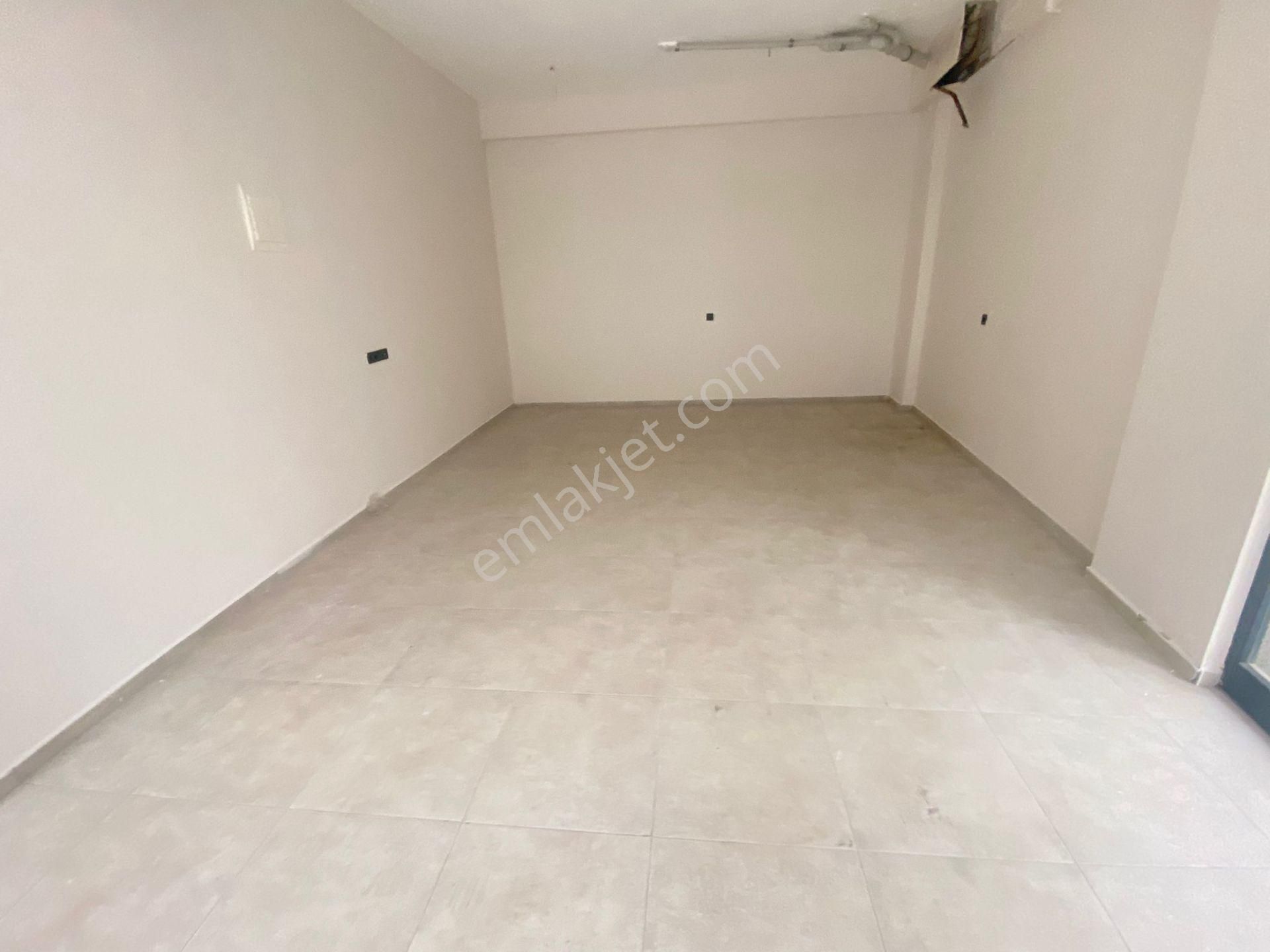 Buca Şirinyer Hürriyet Mah.de Namık Kemal Cadesi Üzerinde 150m2+250m2 Depolu Kiralık Dükkan - Görsel 12