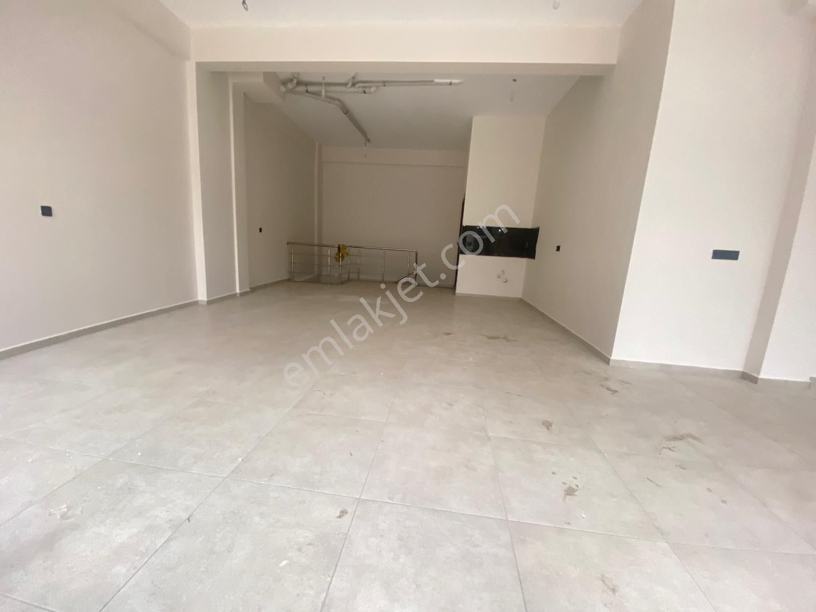 Buca Şirinyer Hürriyet Mah.de Namık Kemal Cadesi Üzerinde 150m2+250m2 Depolu Kiralık Dükkan - Görsel 6