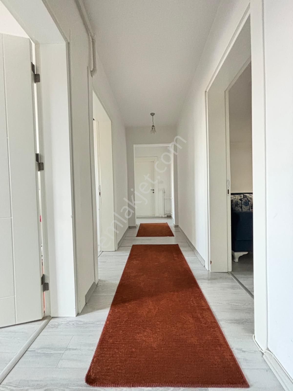 Demirler'den Cadde Üzerinde Satılık Teraslı 2+1 Daire - Görsel 13