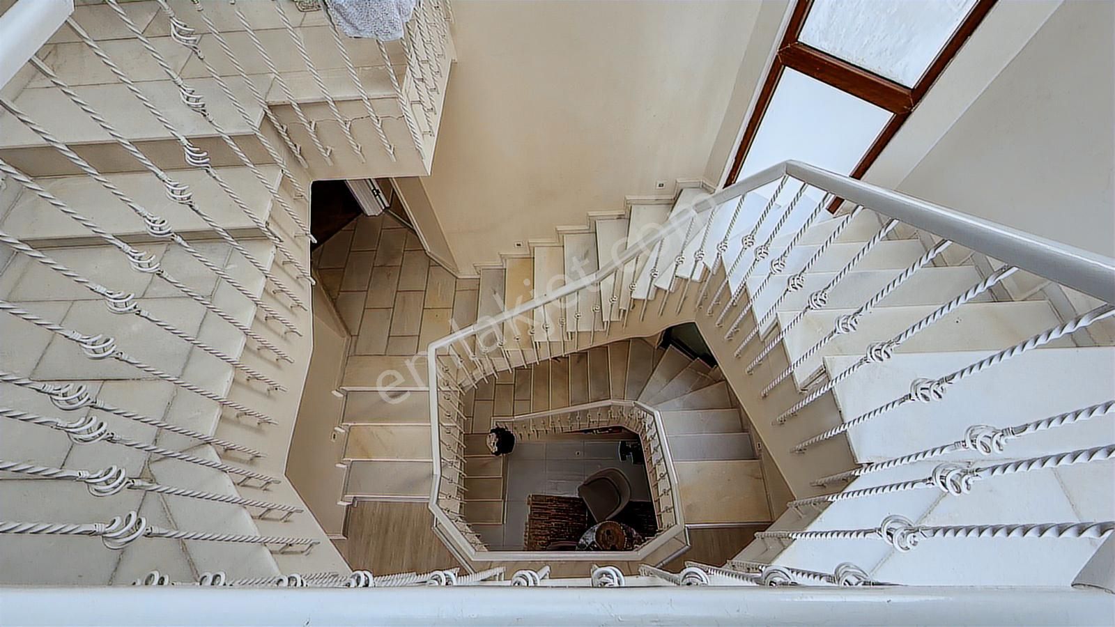 Lara Kent Sitesinde 334 M² Arsalı Tripleks Villa - Görsel 2