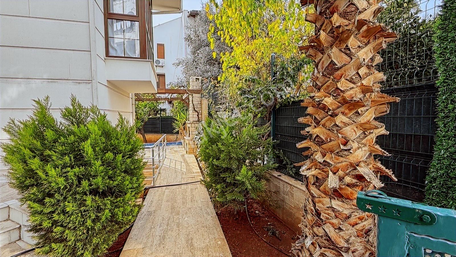 Lara Kent Sitesinde 334 M² Arsalı Tripleks Villa - Görsel 7