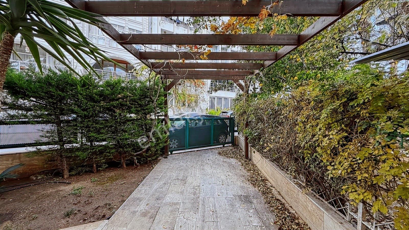 Lara Kent Sitesinde 334 M² Arsalı Tripleks Villa - Görsel 4