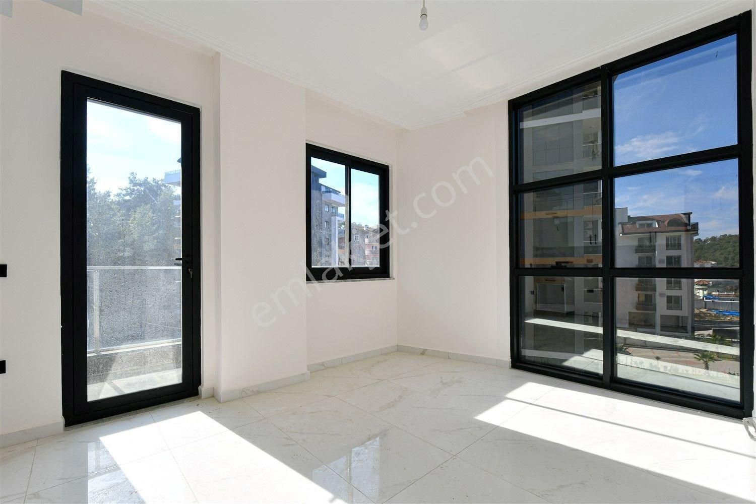 Alanya Avsallar’da Sosyal Alanlı Sitede 1+1 Satılık Daire