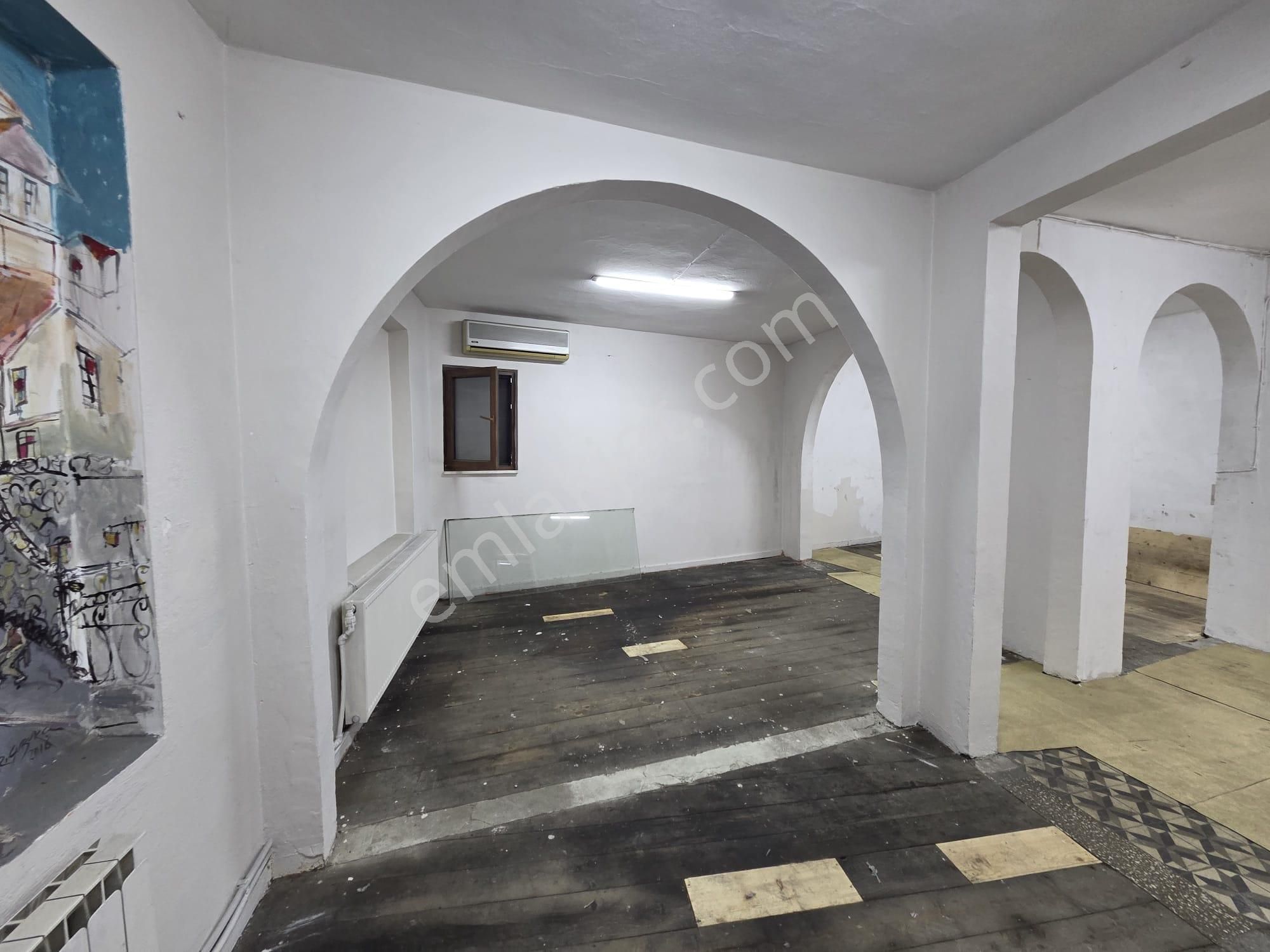 Uzun Sokak'da 90 M2 Kiralık Ofis/depo - Görsel 9