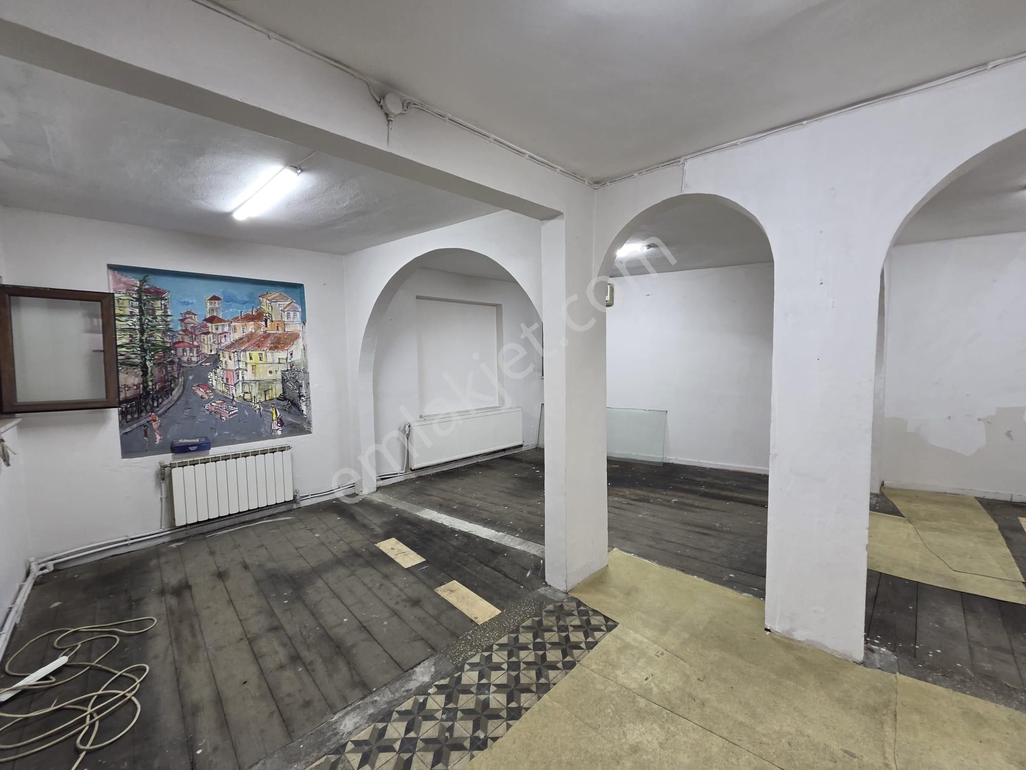 Uzun Sokak'da 90 M2 Kiralık Ofis/depo - Görsel 13