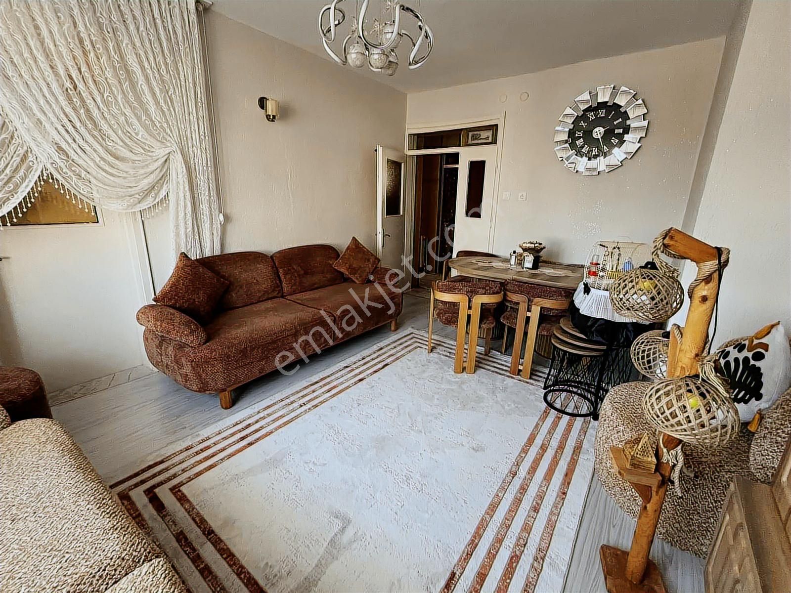 Binkonutlar Mah.cadde Üzeri Değerli Konum Yatırımlık 3+1 Daire - Görsel 2