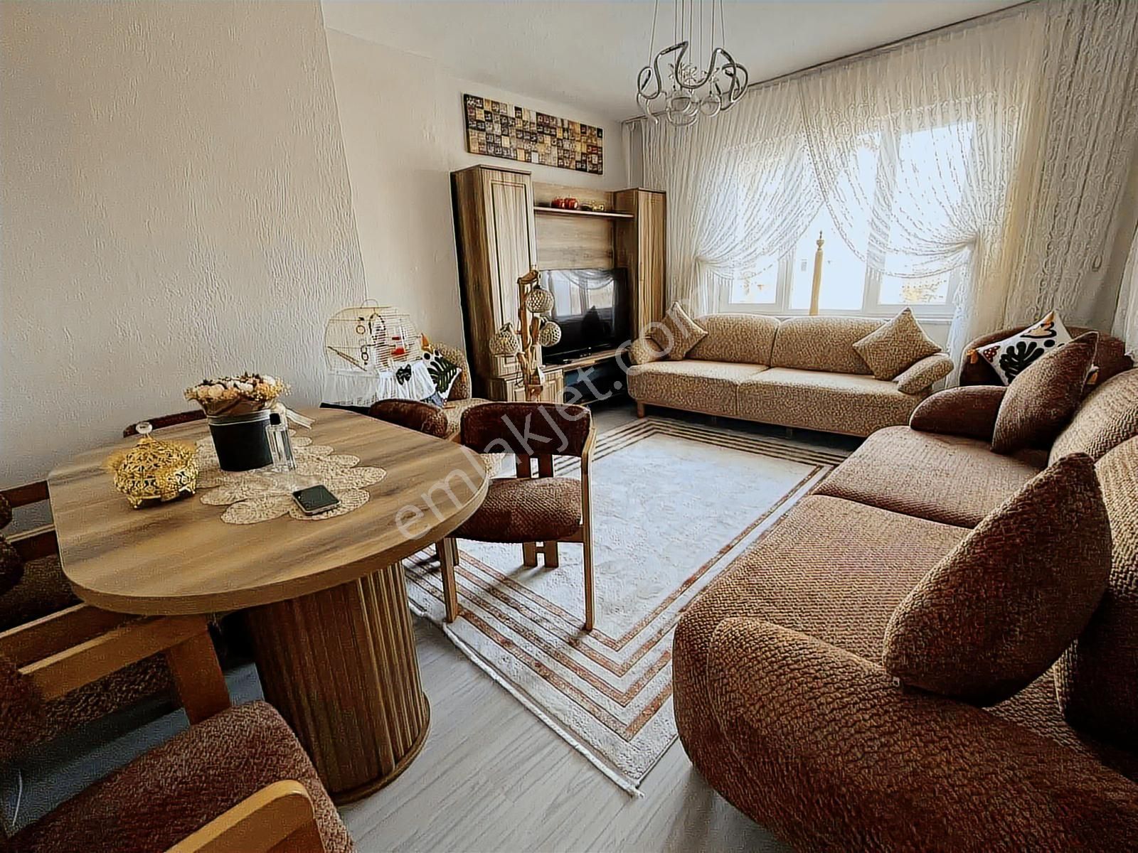 Binkonutlar Mah.cadde Üzeri Değerli Konum Yatırımlık 3+1 Daire