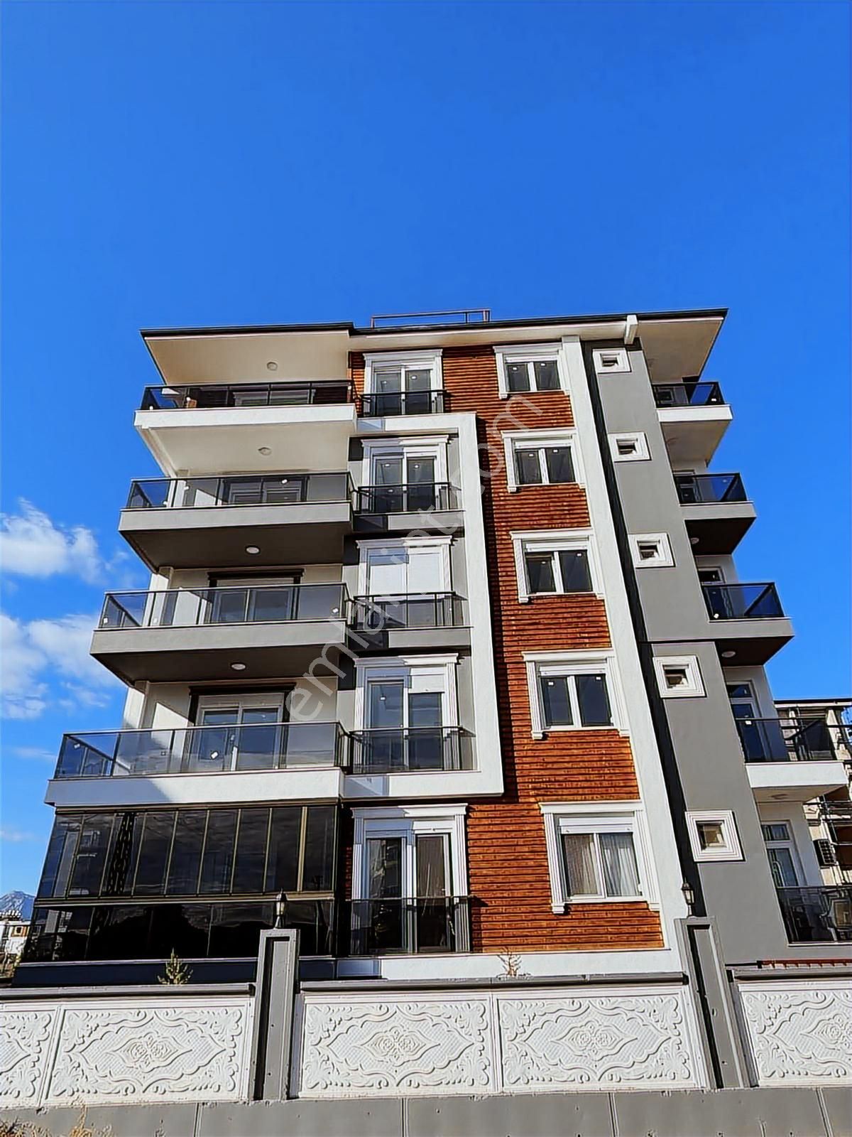 Antalya Döşemealtı Lüx Konforlu Her Kata Tek Daire Satılık 2+1