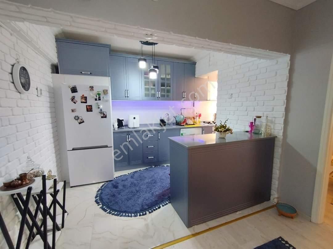 Adapazarı Cumhuriyet Mahallesi 3+1 Satılık Daire - Görsel 2