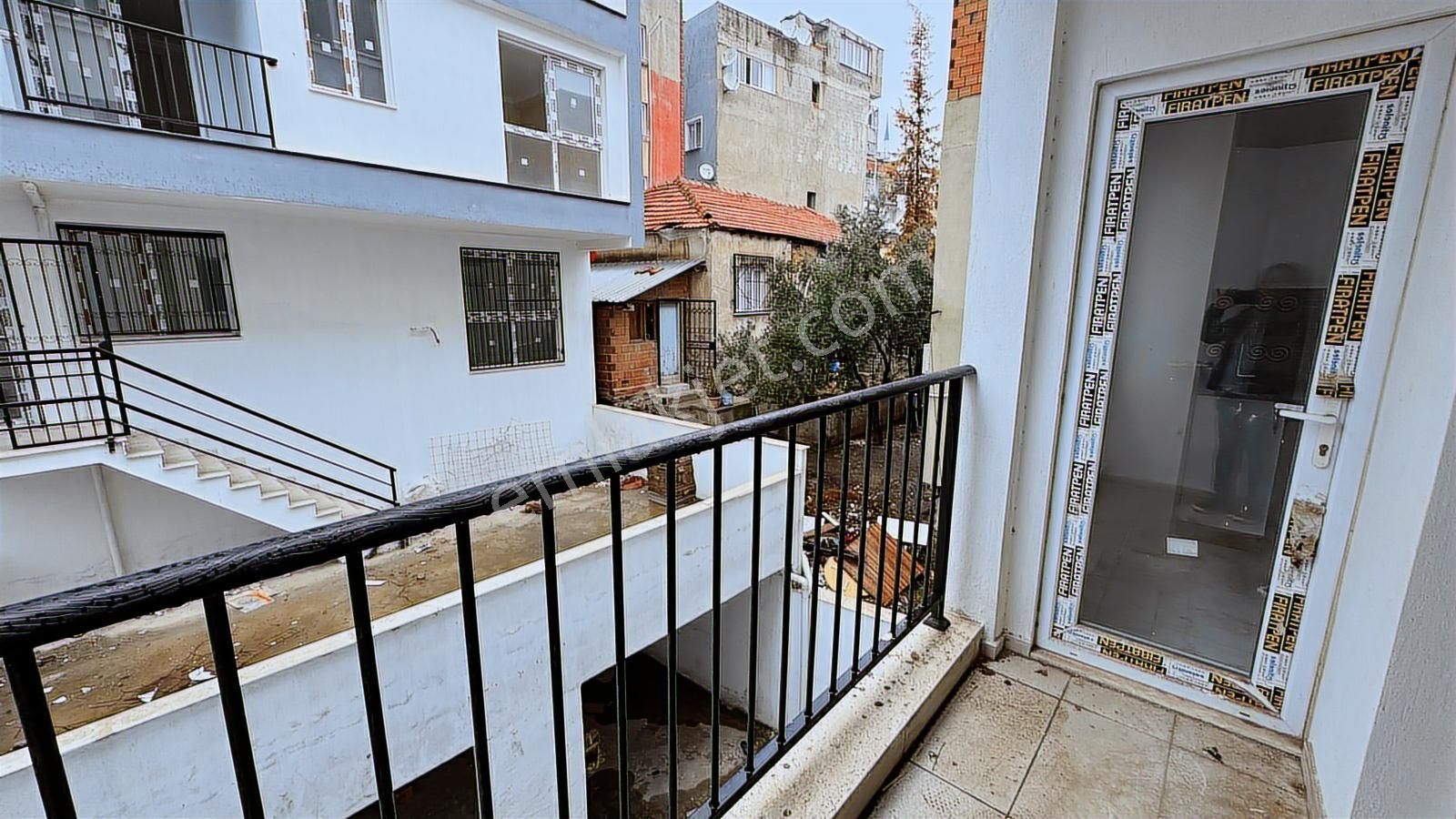 Bayraklı Cengizhan Mah.'de Oturuma Hazır Sıfır Satılık 2+1 Daire - Görsel 8