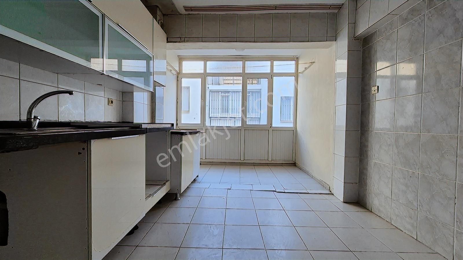 Bayraklı Adliye Sarayı Yakını 2+1 Ara Kat Daire - Görsel 11