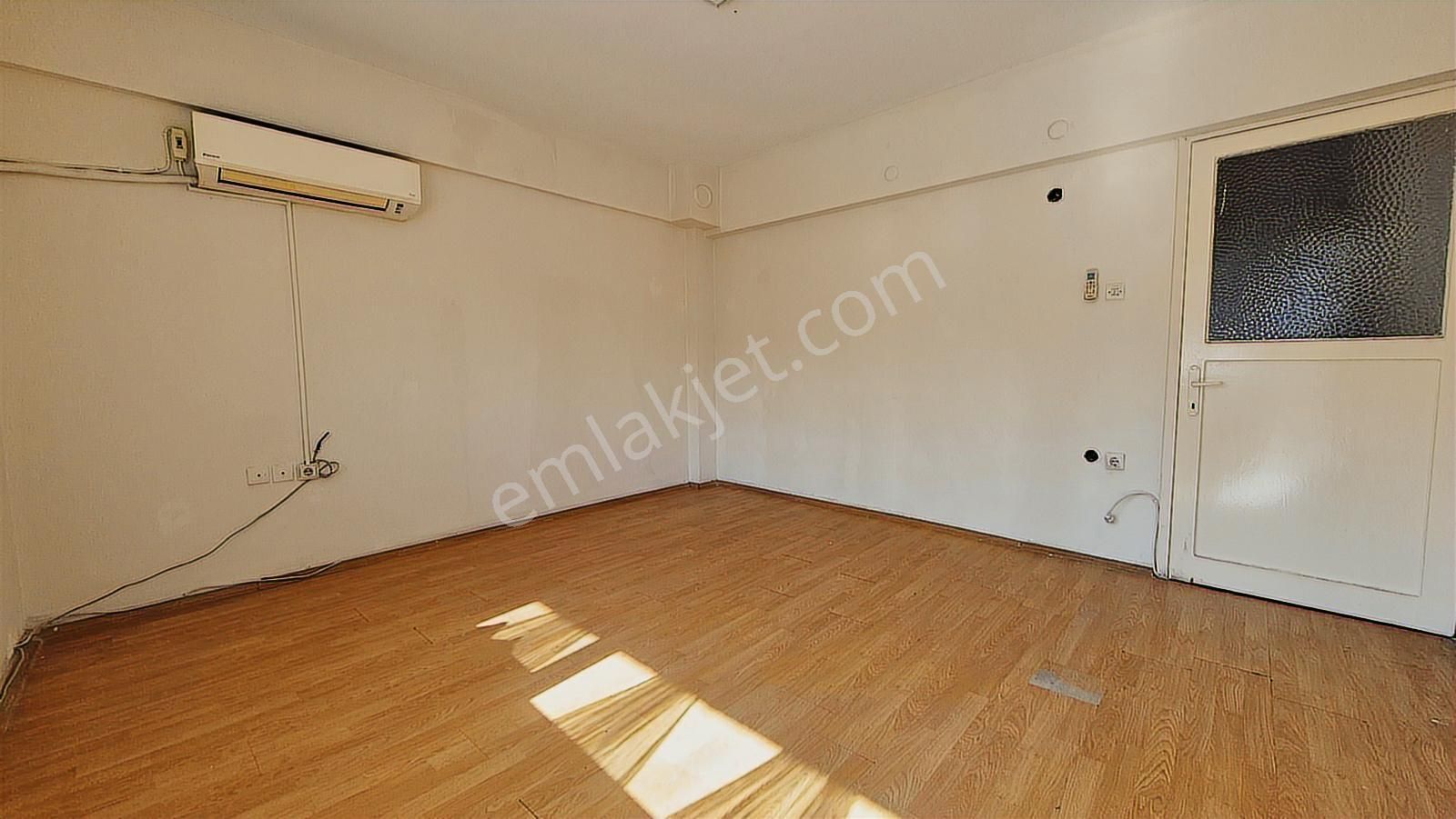 Bayraklı Adliye Sarayı Yakını 2+1 Ara Kat Daire - Görsel 9