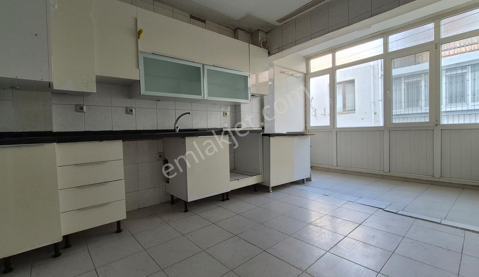 Bayraklı Adliye Sarayı Yakını 2+1 Ara Kat Daire - Görsel 5