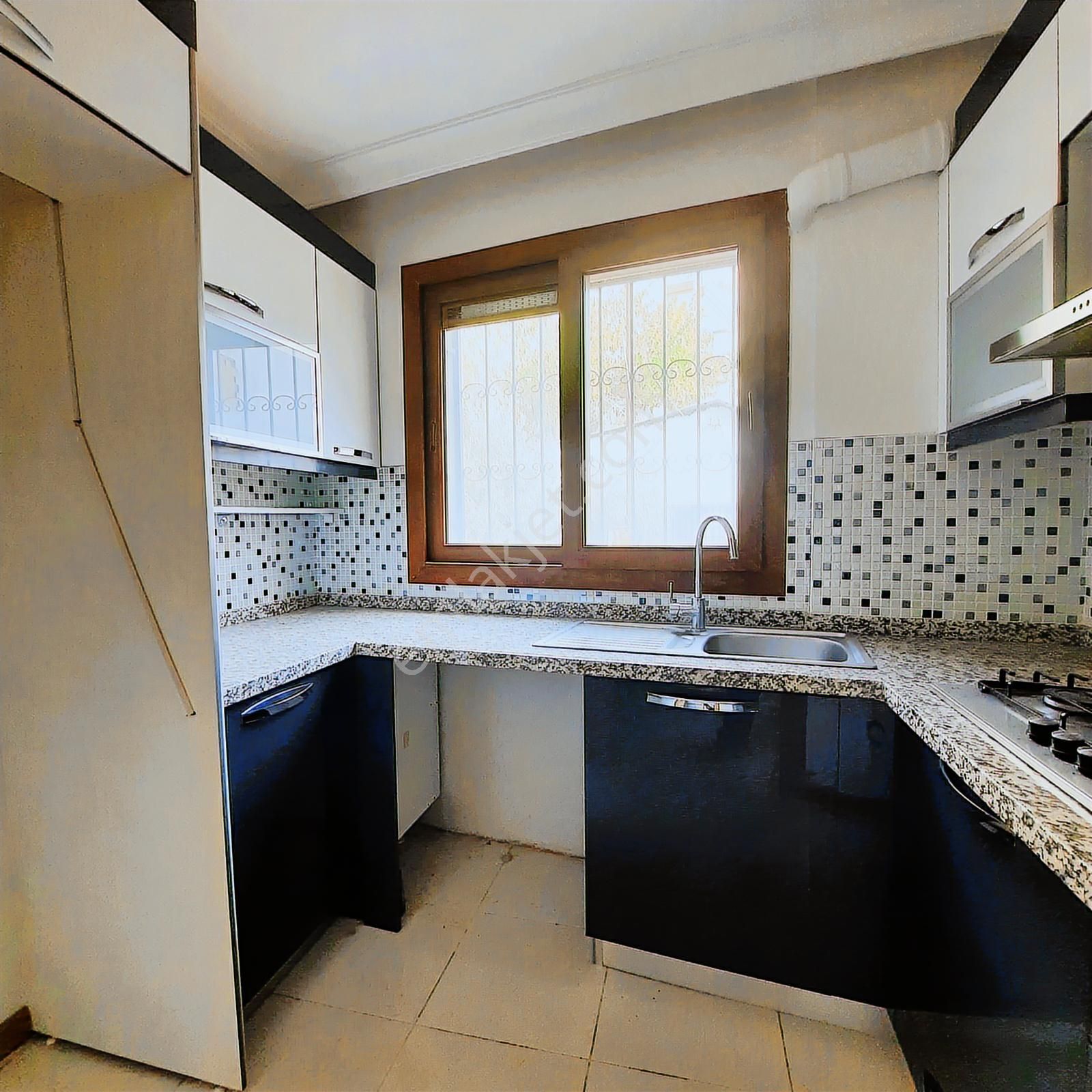 Gümüşpala İğdeli Camii Yakını Kiralık 2+1 Kapalı Mutfak Kombili - Görsel 4