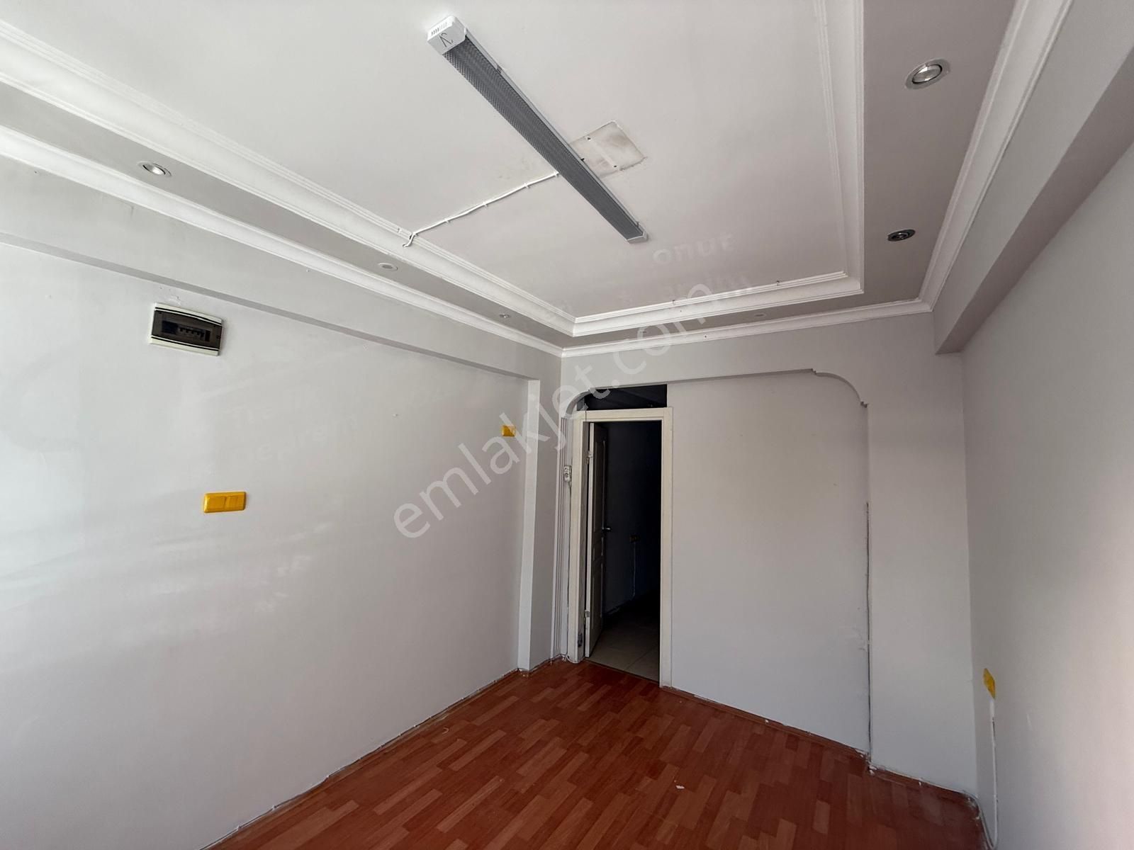 Balçova Eğitim Mah. Merkezi Bölgede Kiralık Ofis