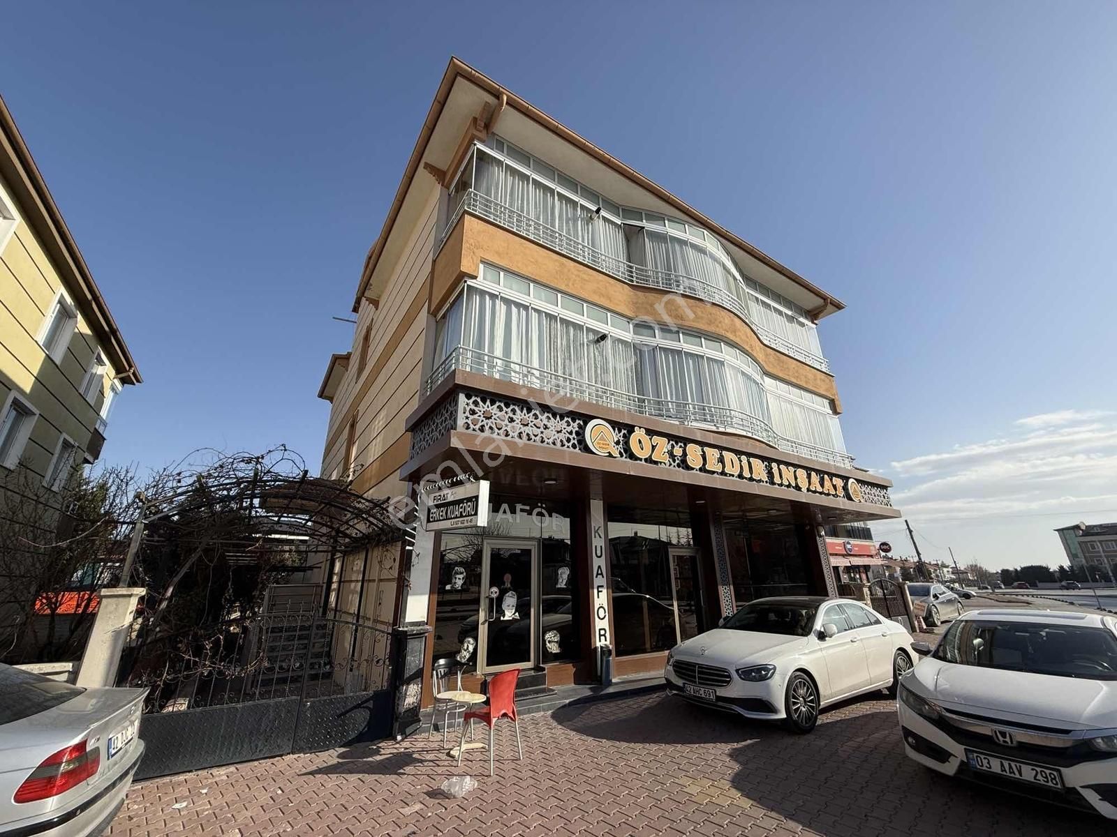 Buhara Mahallesi Cadde Üzeri Ultra Geniş 4+1 Daire - Görsel 9