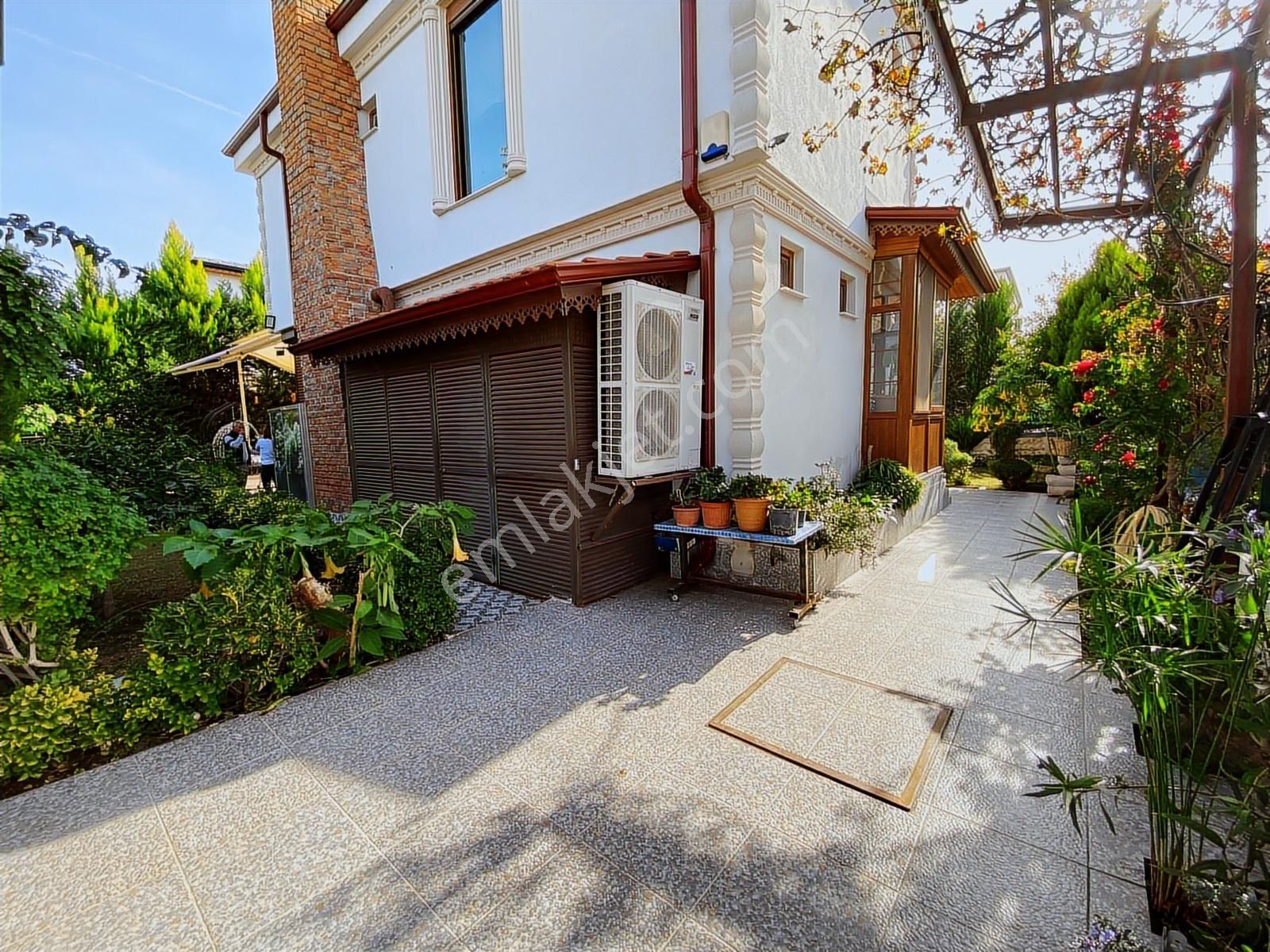 Kepez Kirişçilerde 370m2 Arsa Üzerinde Lüks 3+1 Villa - Görsel 4