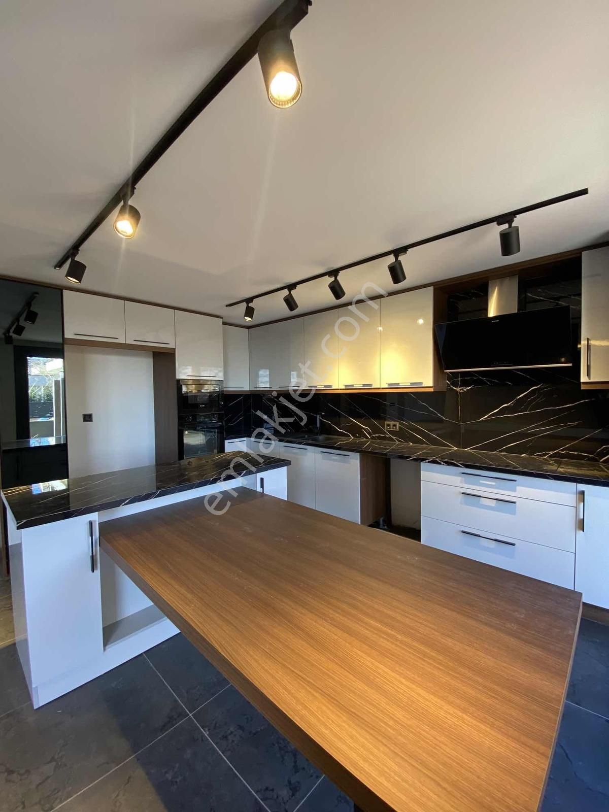 Silivri Selimpaşa Araptepe Mevkii Satılık Deniz Manzaralı Villa - Görsel 5