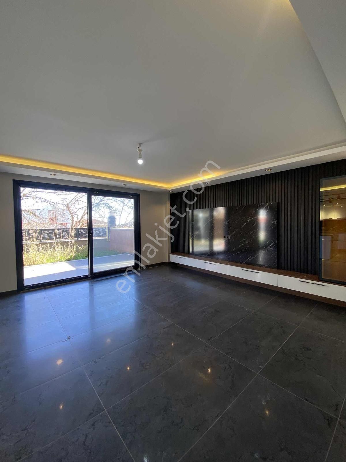 Silivri Selimpaşa Araptepe Mevkii Satılık Deniz Manzaralı Villa - Görsel 11