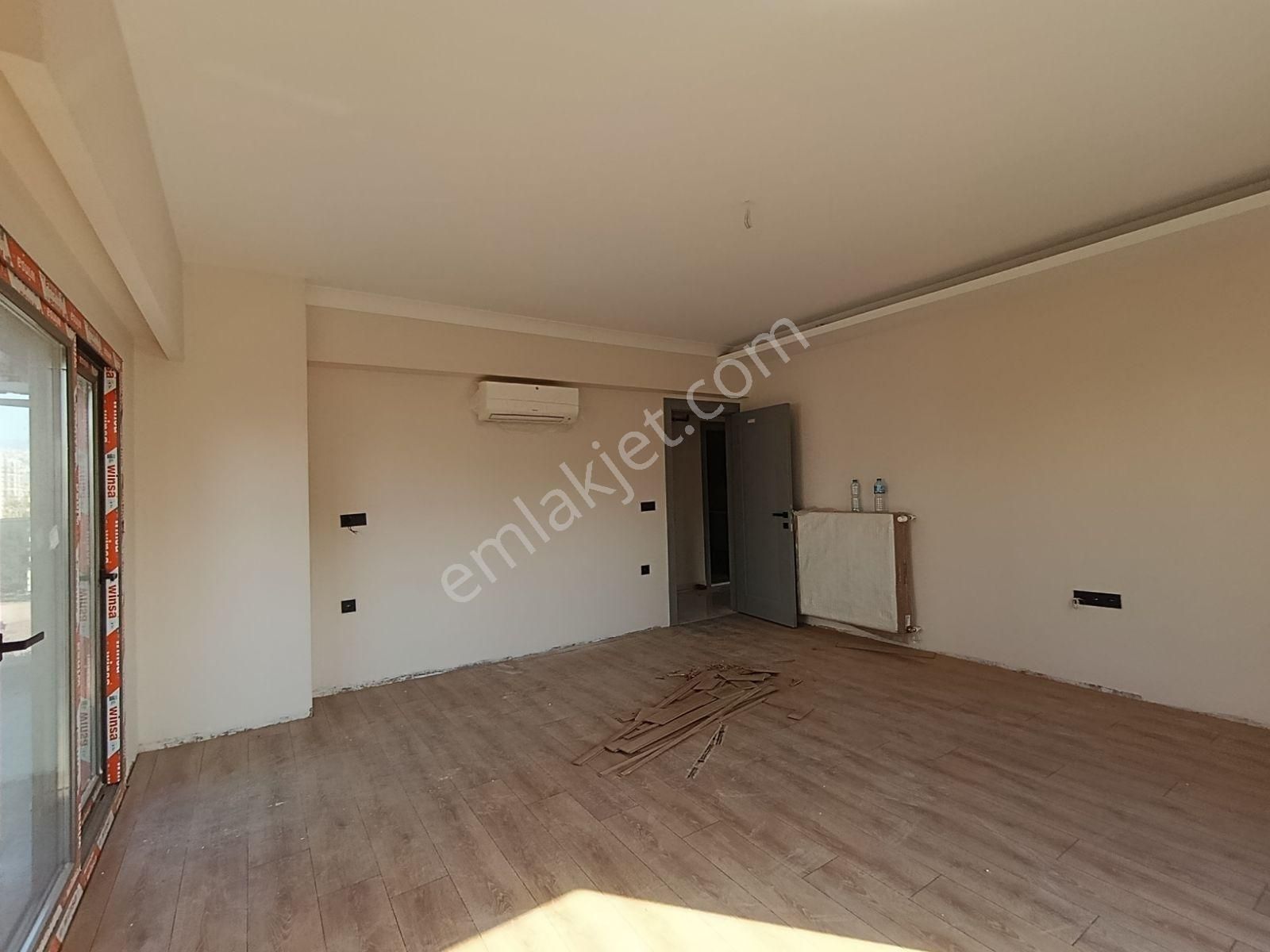 Bayraklı'da Merkezi Lokasyonda Satılık 2+1 Sıfır Daire - Görsel 19