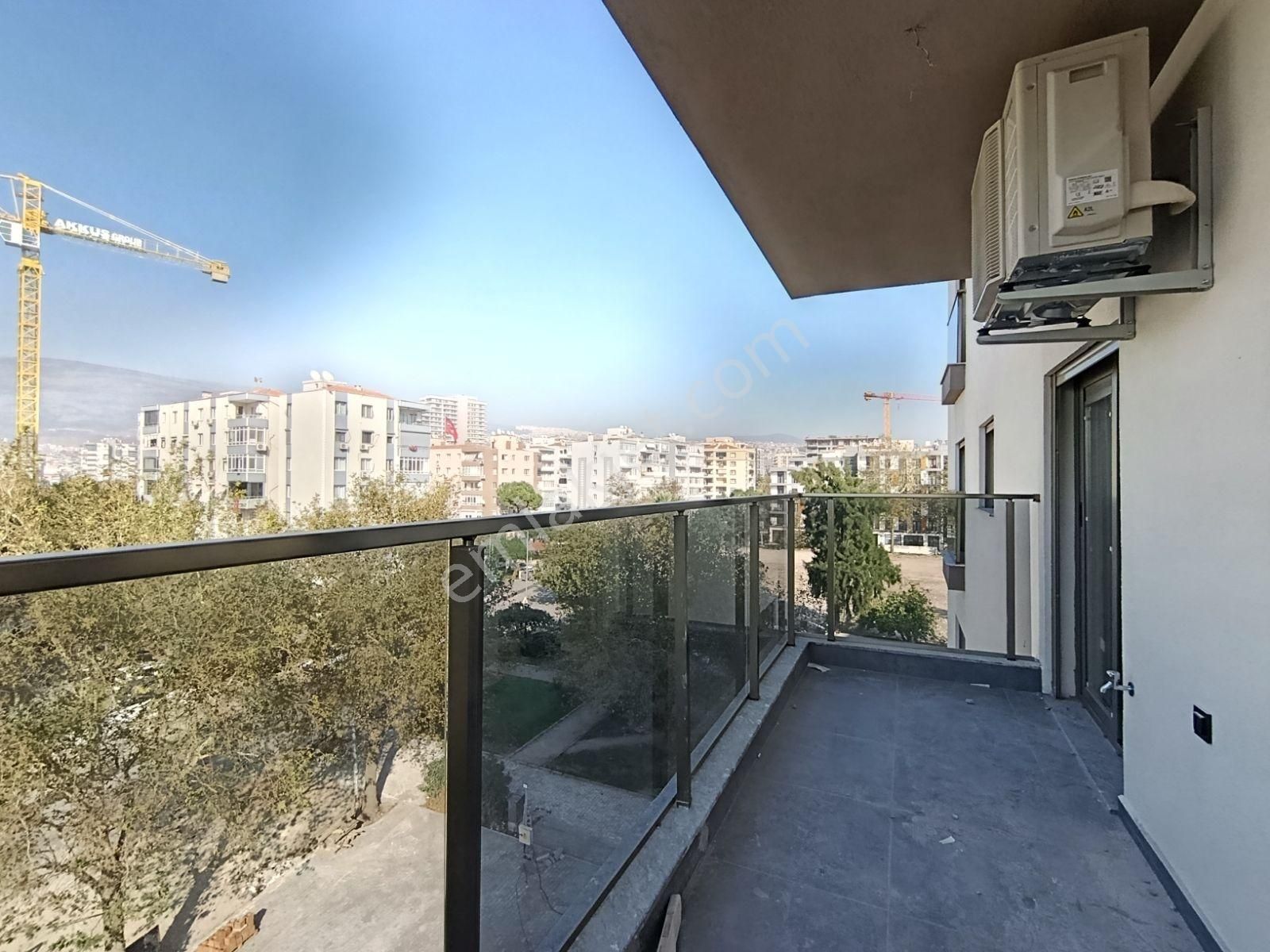 Bayraklı'da Merkezi Lokasyonda Satılık 2+1 Sıfır Daire - Görsel 7