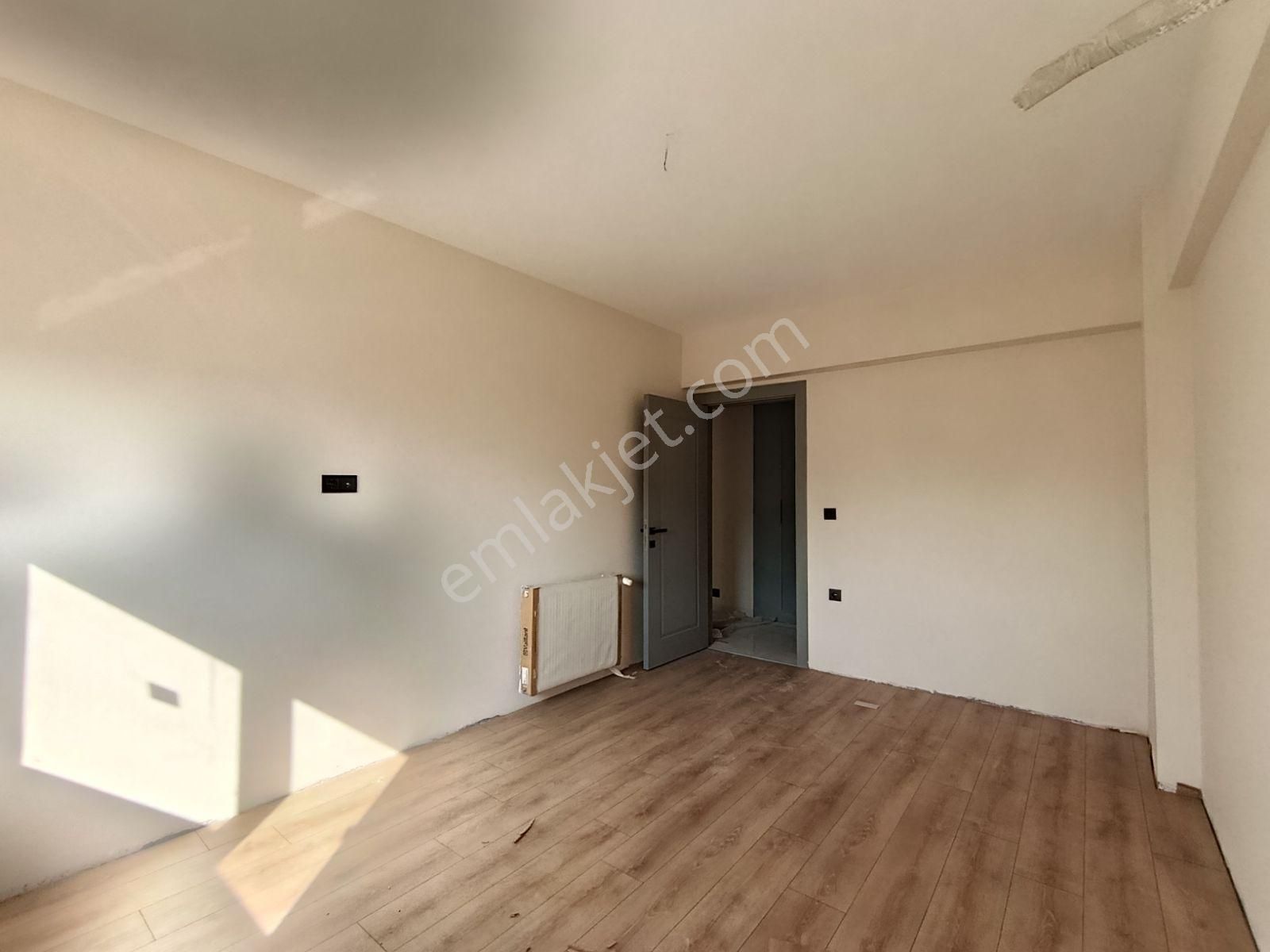 Bayraklı'da Merkezi Lokasyonda Satılık 2+1 Sıfır Daire - Görsel 4