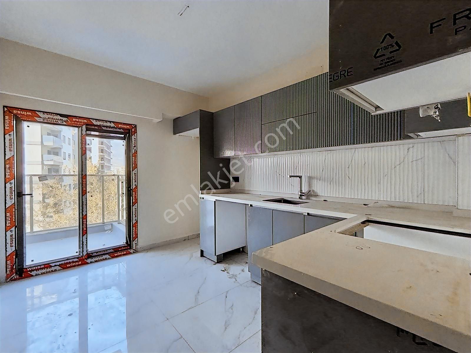 Bayraklı'da Merkezi Lokasyonda Satılık 2+1 Sıfır Daire - Görsel 16