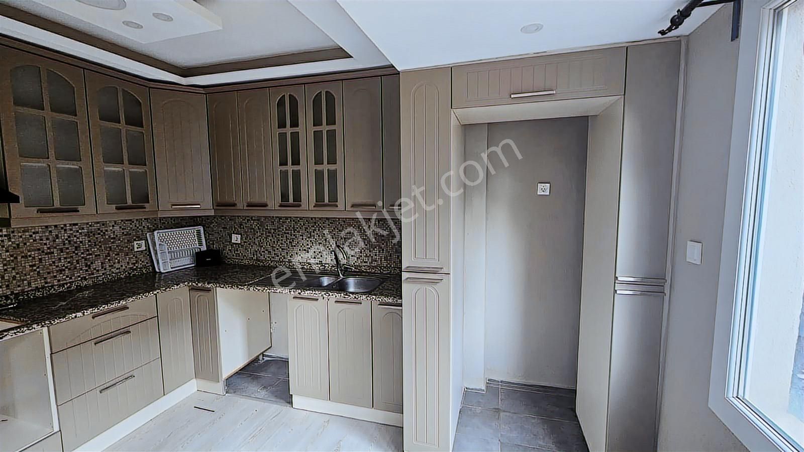 Meriç Mahallesinde Sıfır Tadilatlı Geniş Ferah Kiralık 3+1 Daire - Görsel 4