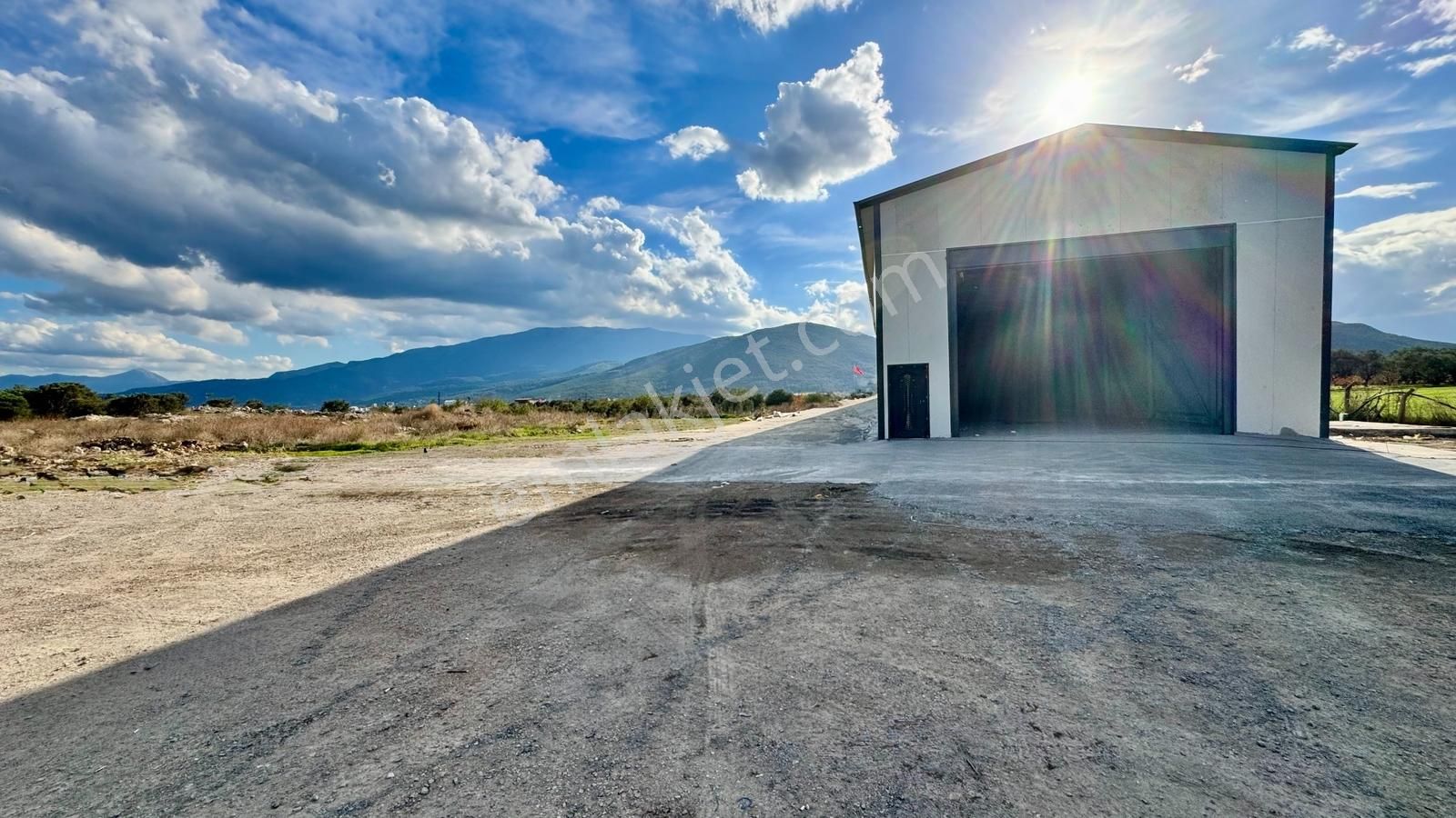 Kemalpaşa Ulucak'da 7800 M2 Açık 460 M2 Kapalı Kiralık Depo - Görsel 11