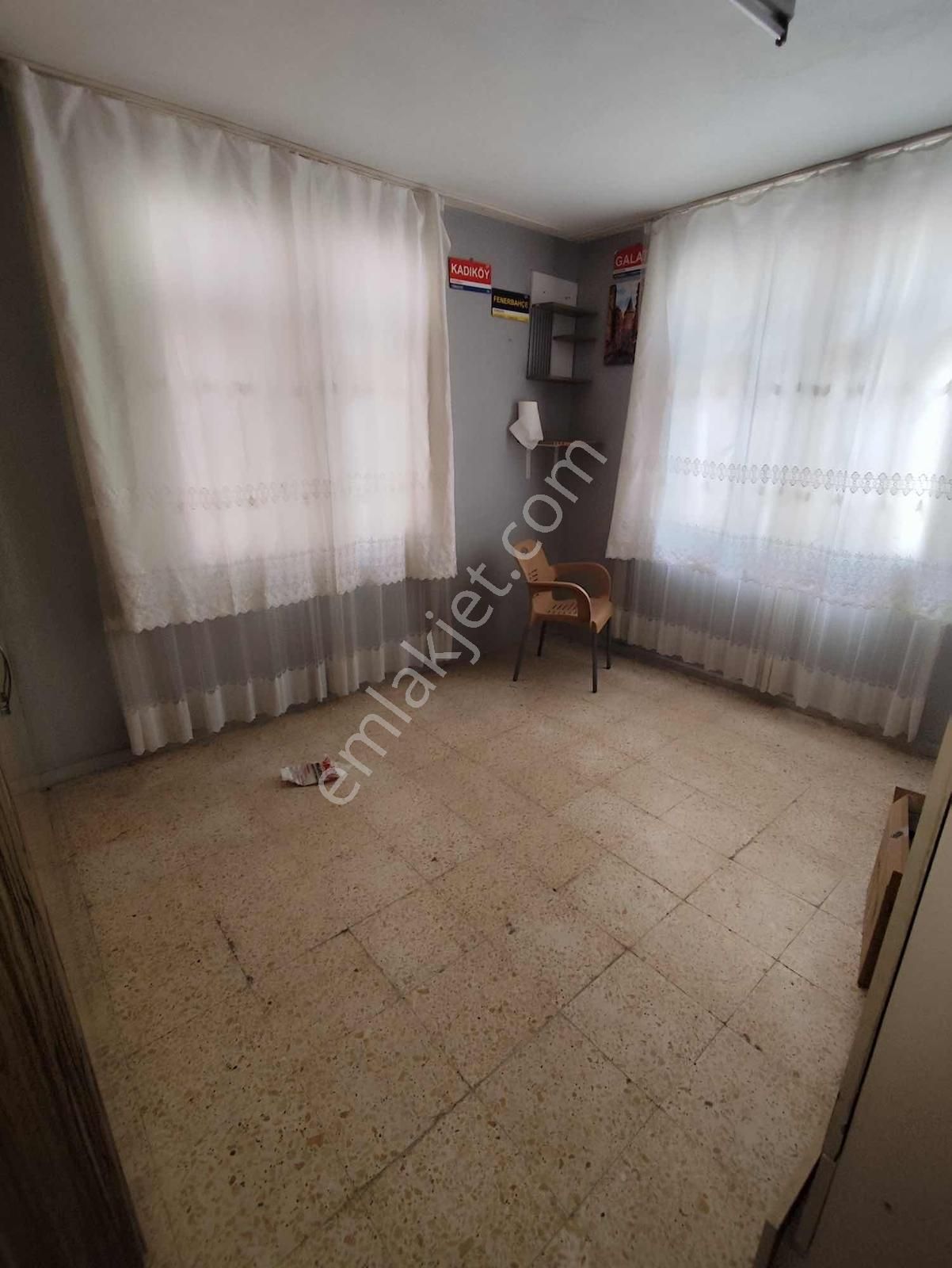 Lavinia İsmetpaşa Mahallesin'de 3 Katlı Bahçeli Satılık Müstakil - Görsel 8