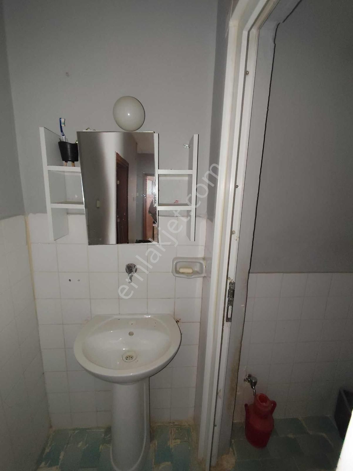 Lavinia İsmetpaşa Mahallesin'de 3 Katlı Bahçeli Satılık Müstakil - Görsel 18