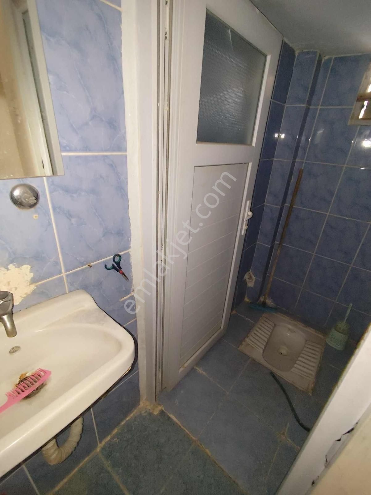 Lavinia İsmetpaşa Mahallesin'de 3 Katlı Bahçeli Satılık Müstakil - Görsel 2