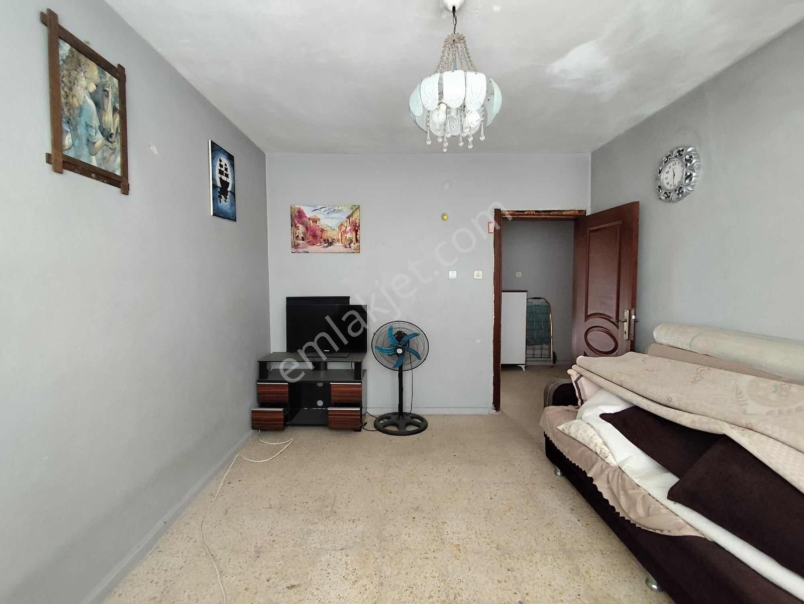 Lavinia İsmetpaşa Mahallesin'de 3 Katlı Bahçeli Satılık Müstakil - Görsel 4