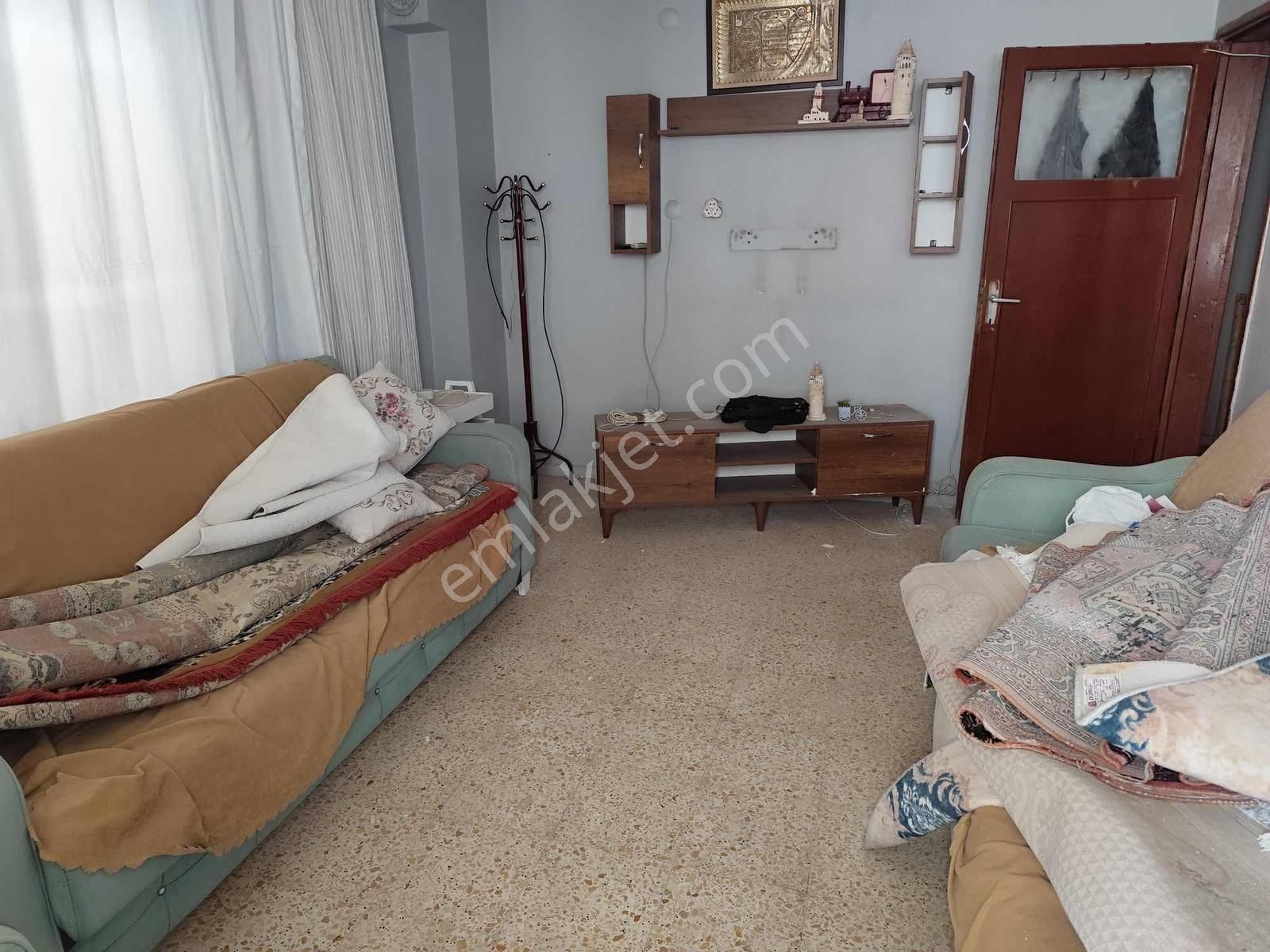 Lavinia İsmetpaşa Mahallesin'de 3 Katlı Bahçeli Satılık Müstakil - Görsel 7