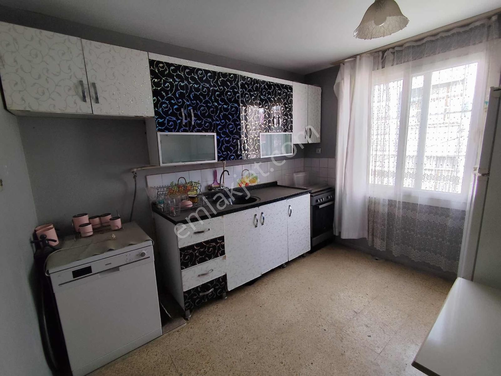 Lavinia İsmetpaşa Mahallesin'de 3 Katlı Bahçeli Satılık Müstakil - Görsel 24