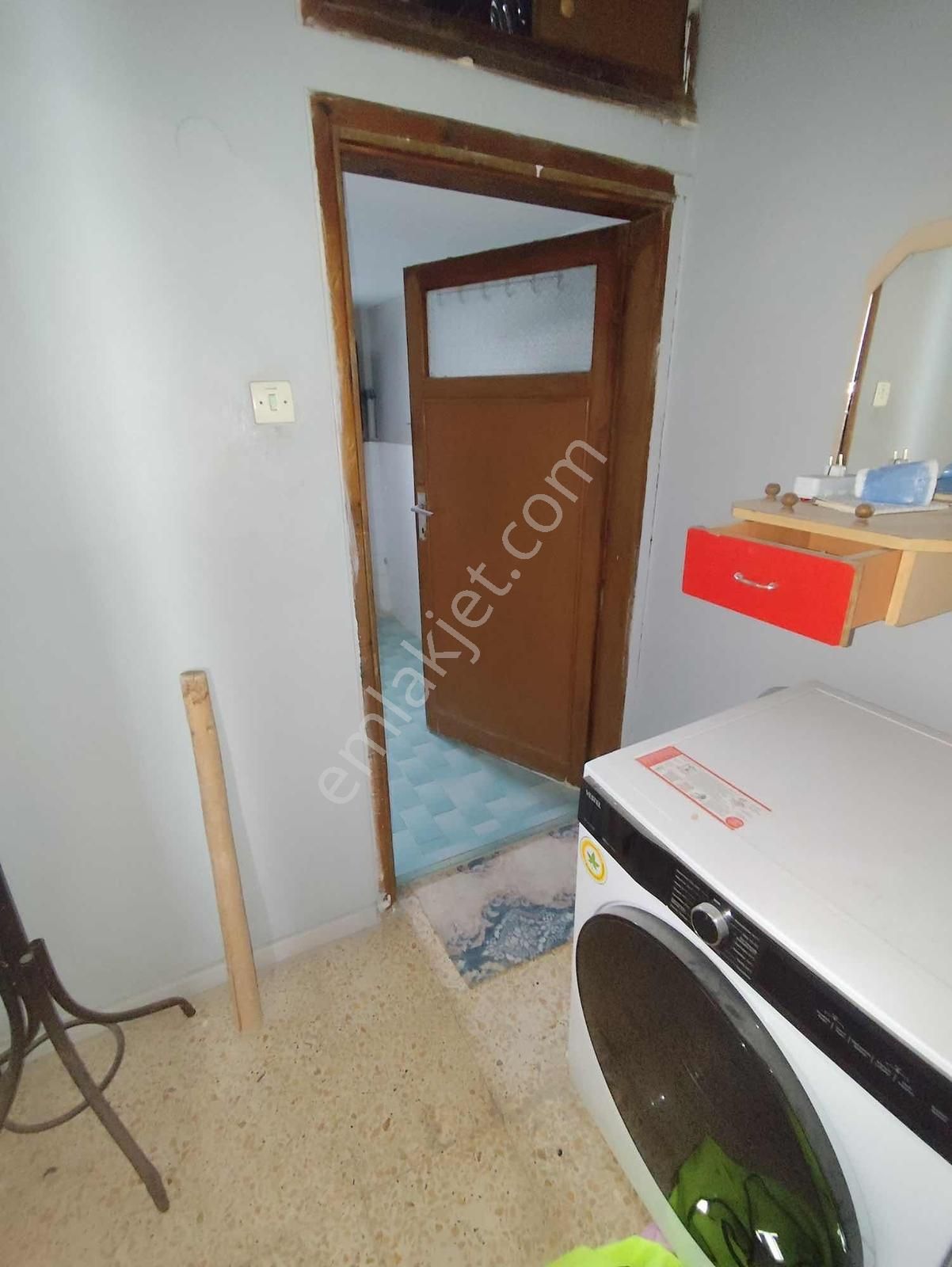 Lavinia İsmetpaşa Mahallesin'de 3 Katlı Bahçeli Satılık Müstakil - Görsel 6