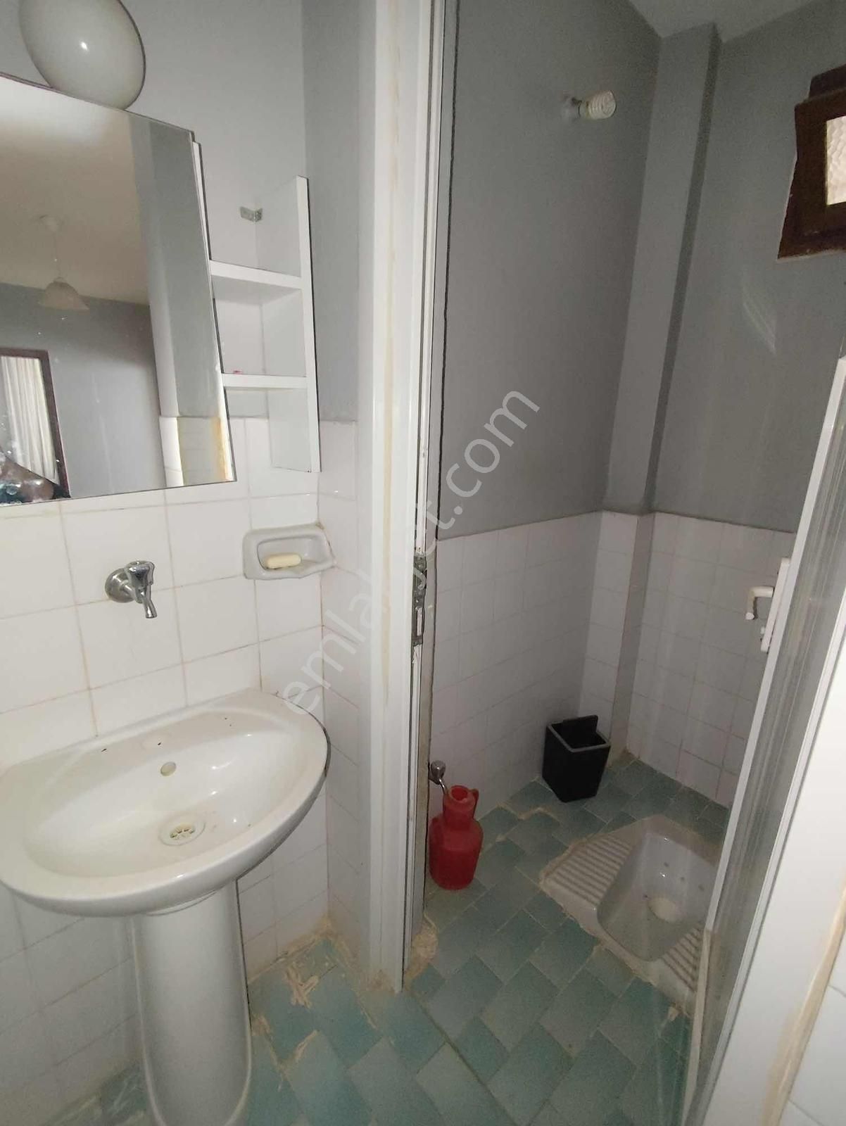 Lavinia İsmetpaşa Mahallesin'de 3 Katlı Bahçeli Satılık Müstakil - Görsel 20