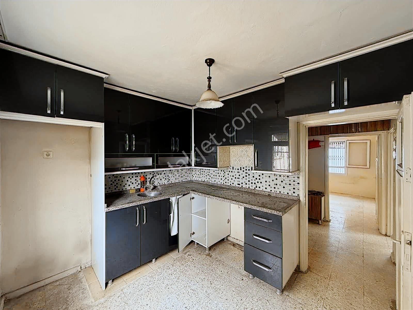 Lavinia Şakirpaşa Mahallesi 2 Katlı Bahceli Satılık Müstakil - Görsel 7